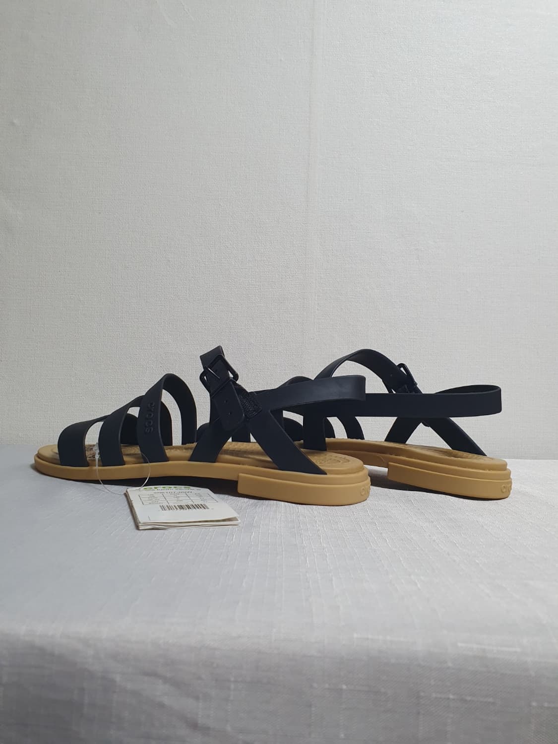 250mm 크록스 툴룸 스트랩 샌들 블랙 탄 상품이미지2