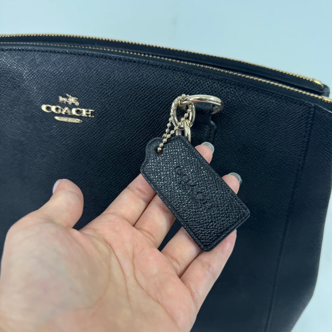 코치 블랙 레더 숄더백 상품이미지5