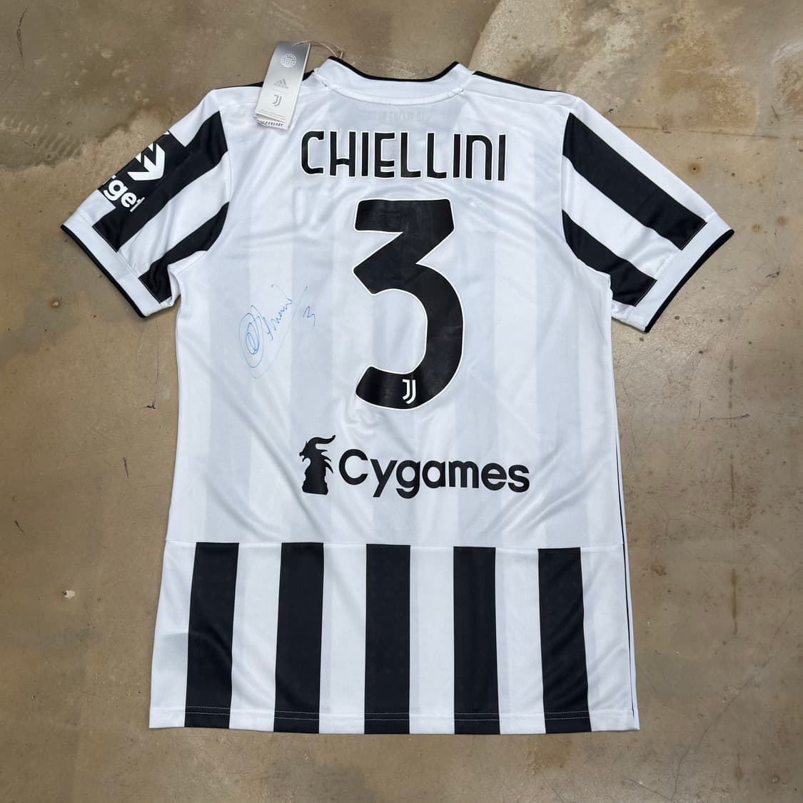 M 새상품 아디다스 20-21 유벤투스 홈 키엘리니 싸인 유니폼 상품이미지3