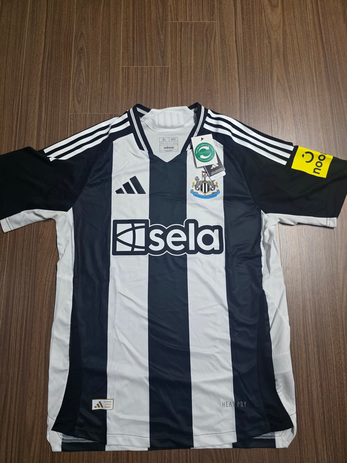 뉴캐슬 어센틱 상품이미지1