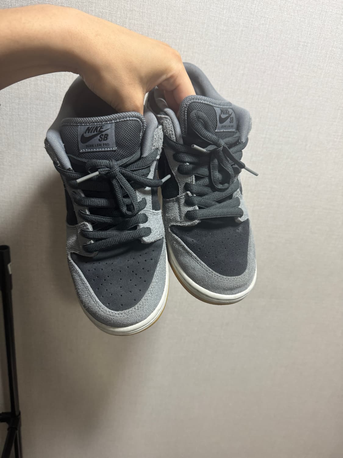 나이키 SB 덩크 로우 프로 블랙 앤 스모크 그레이 상품이미지3