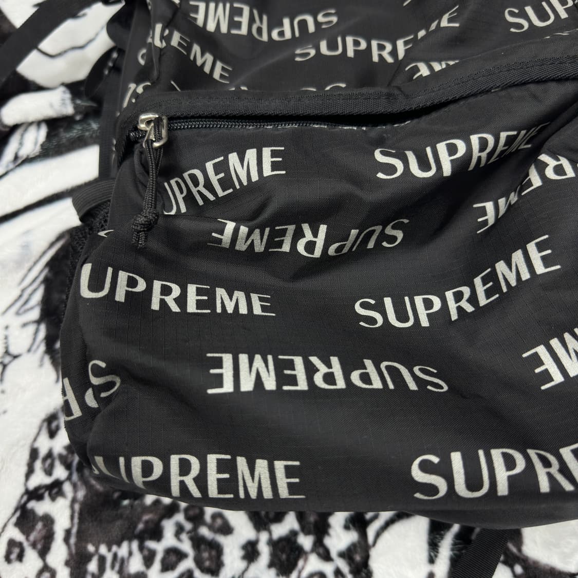 16FW 슈프림 3M 리플렉티브 백팩 상품이미지10