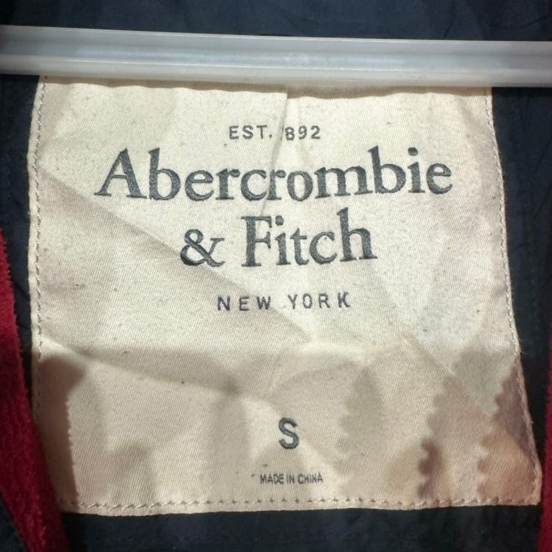 아베크롬비 남성 네이비 패딩조끼 상품이미지2