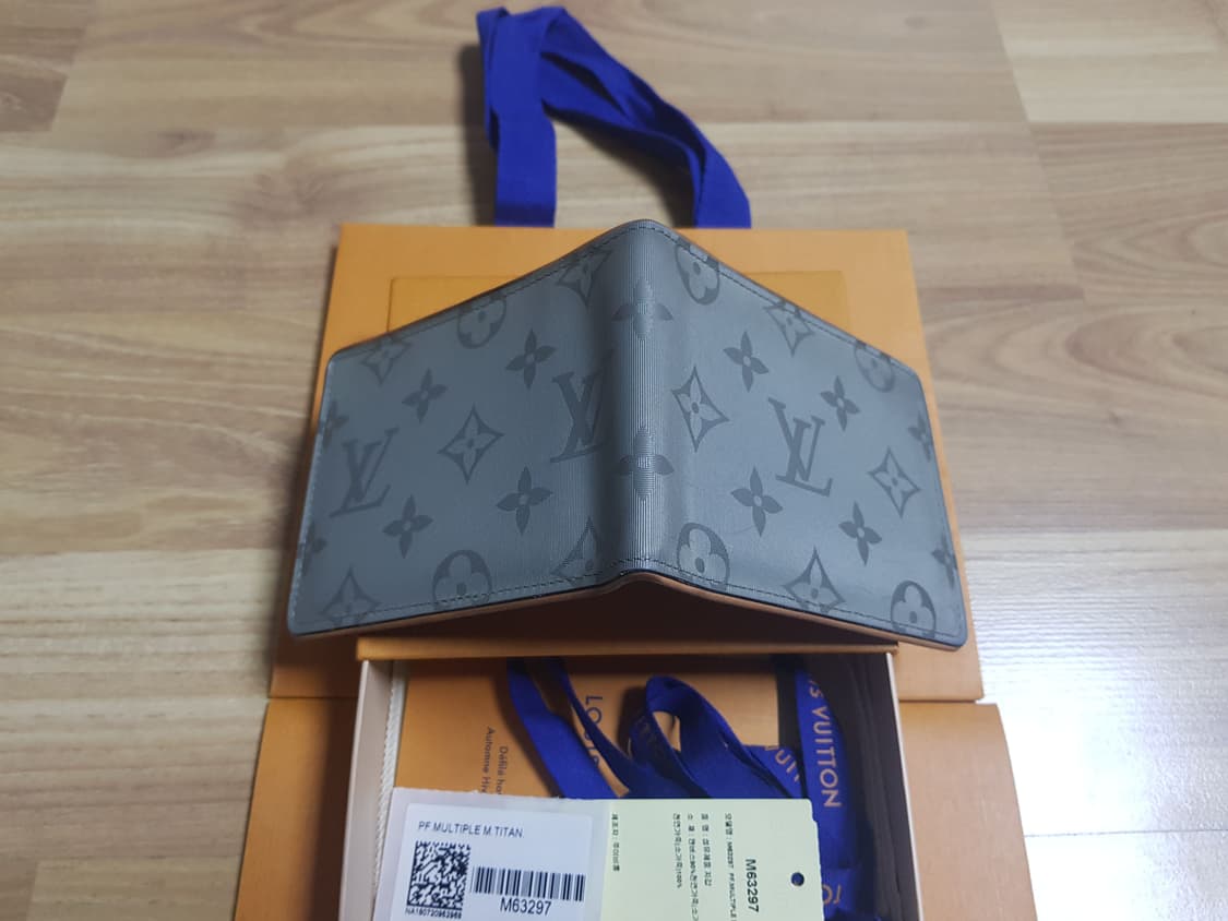 루이비통 티타늄 멀티플월릿 반지갑 상품이미지6