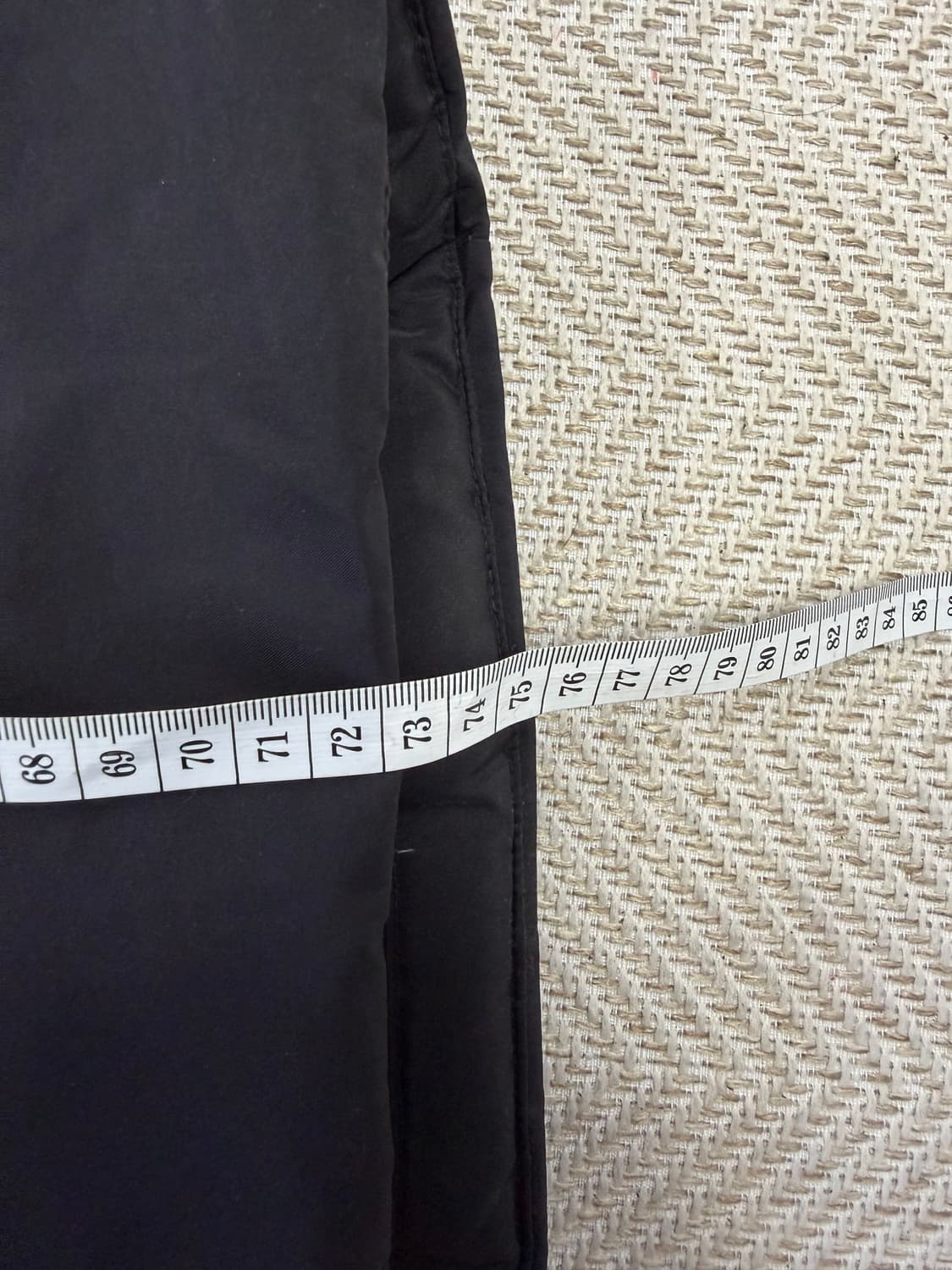 정품) 네파 여성 블랙  벨트 후드 구스패딩 95 상품이미지10