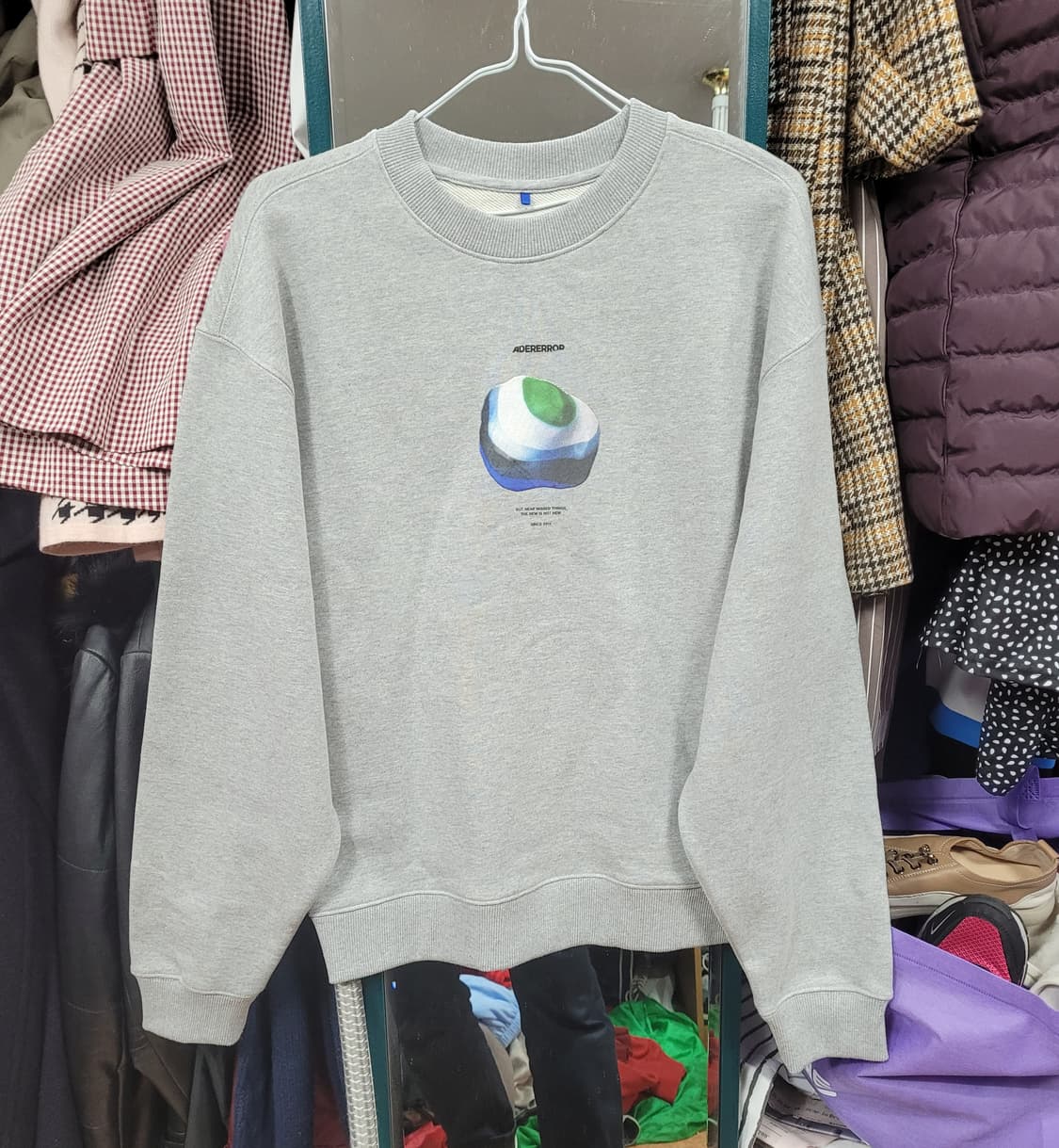 아더에러 그레이 맨투맨 (M) 상품이미지1