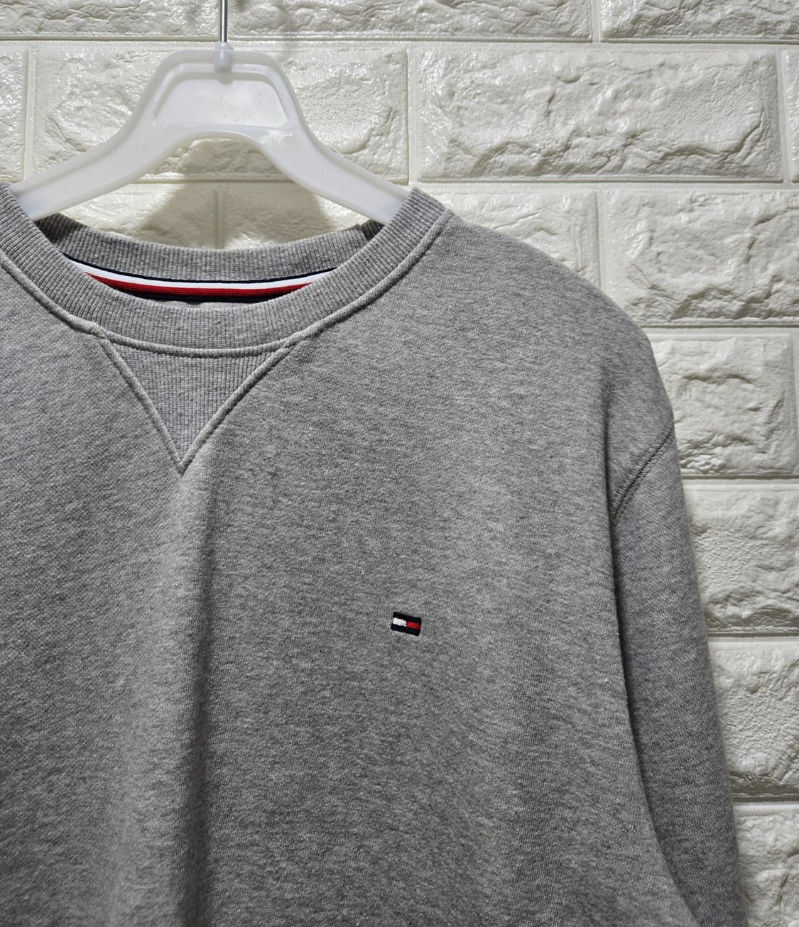 타미힐피거 스몰로고 맨투맨 크루넥 스웨트셔츠 100 상품이미지2