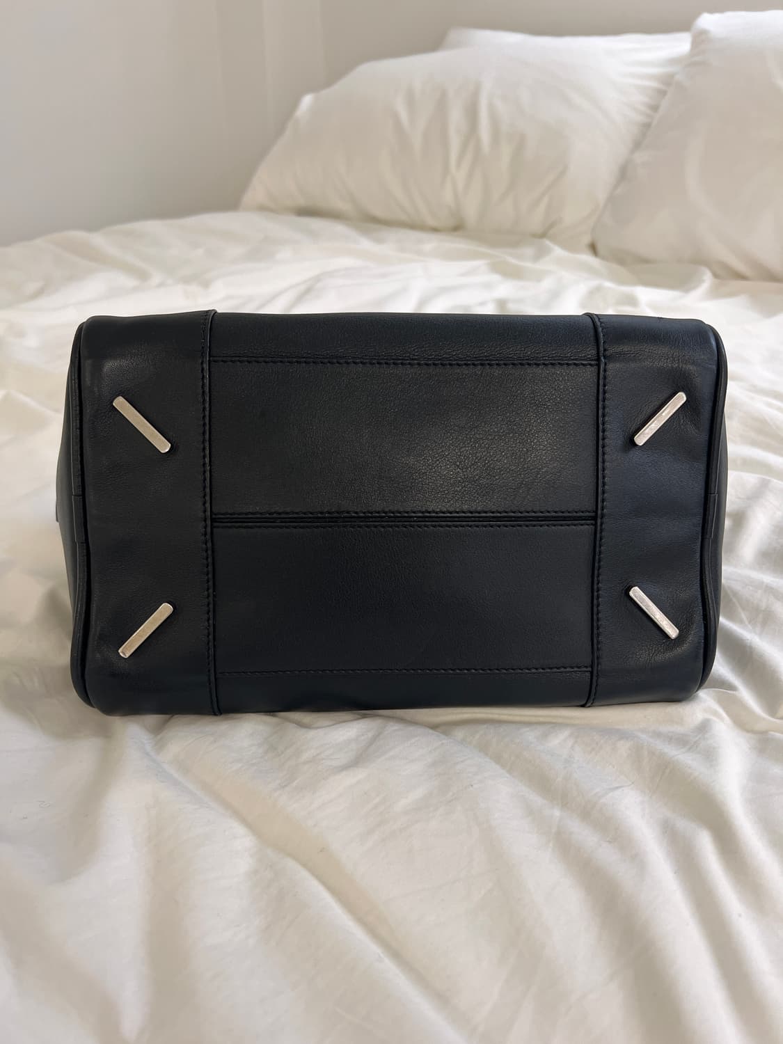 로에베 아마조나75 블랙 레더 핸드백 상품이미지8