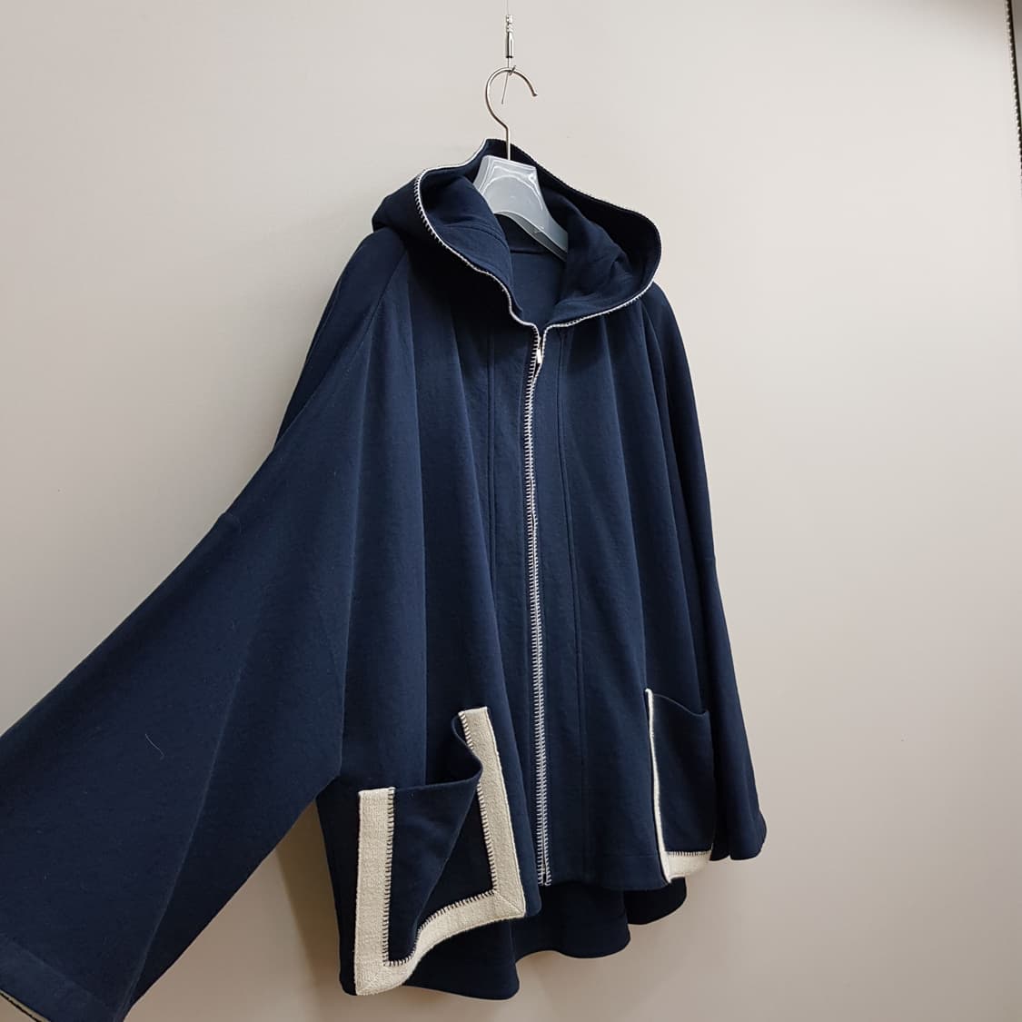 한섬 시스템 2021 배색 후드 플레어 집업 88-98-165사이즈 상품이미지3