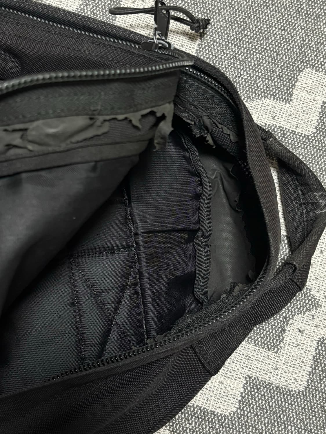 칼하트 WIP 킥플립 백팩 상품이미지3