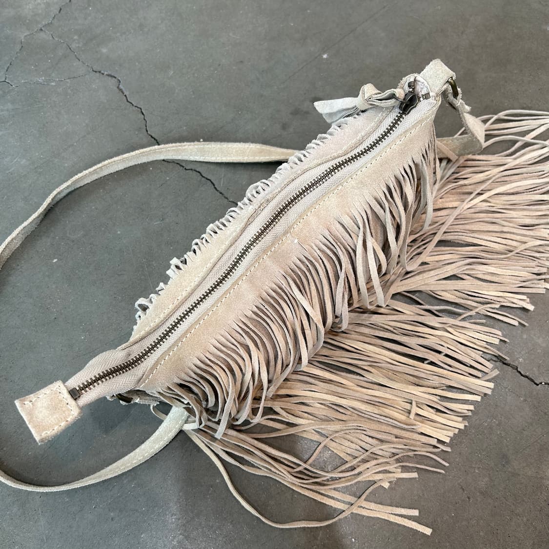 프린지 디테일 크로스백 상품이미지4