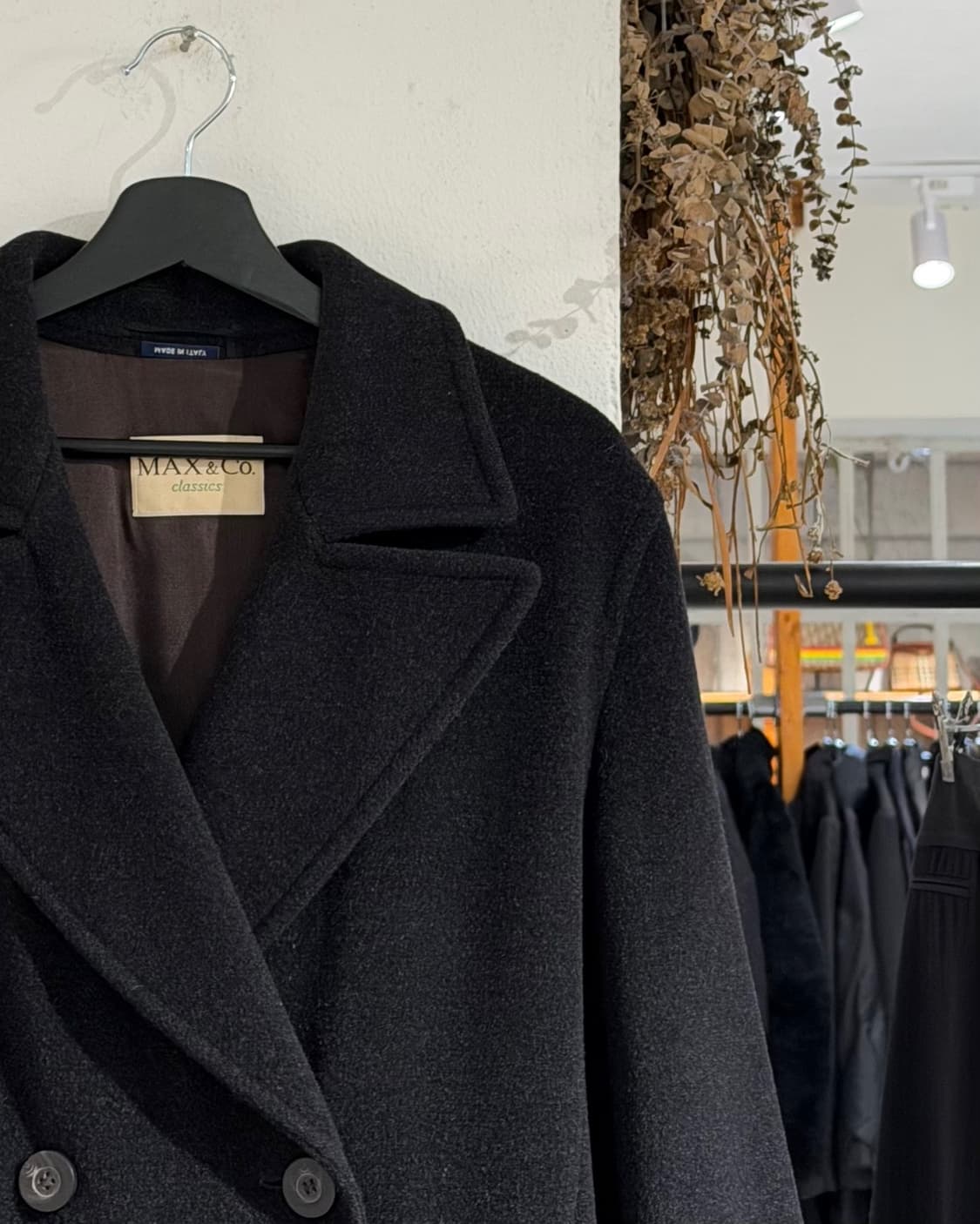 막스앤코 클래식 블랙 더블 브레스티드 롱 코트 상품이미지3