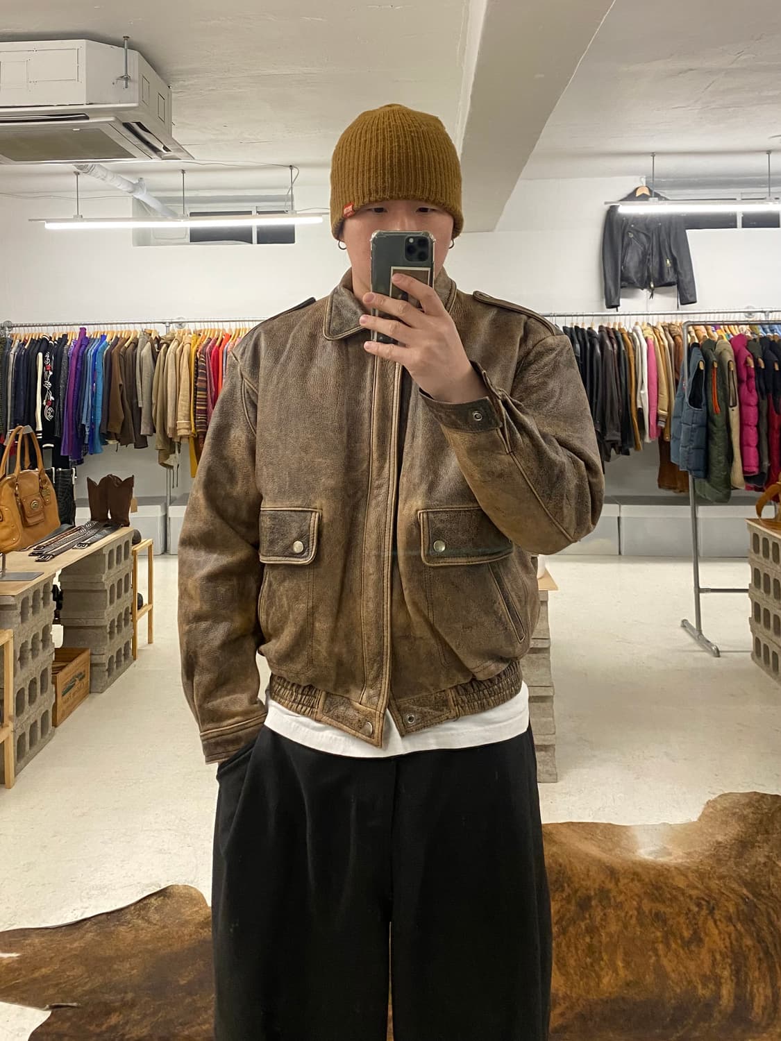 VTG hard faded leather flight jacket 페이딩 상품이미지10