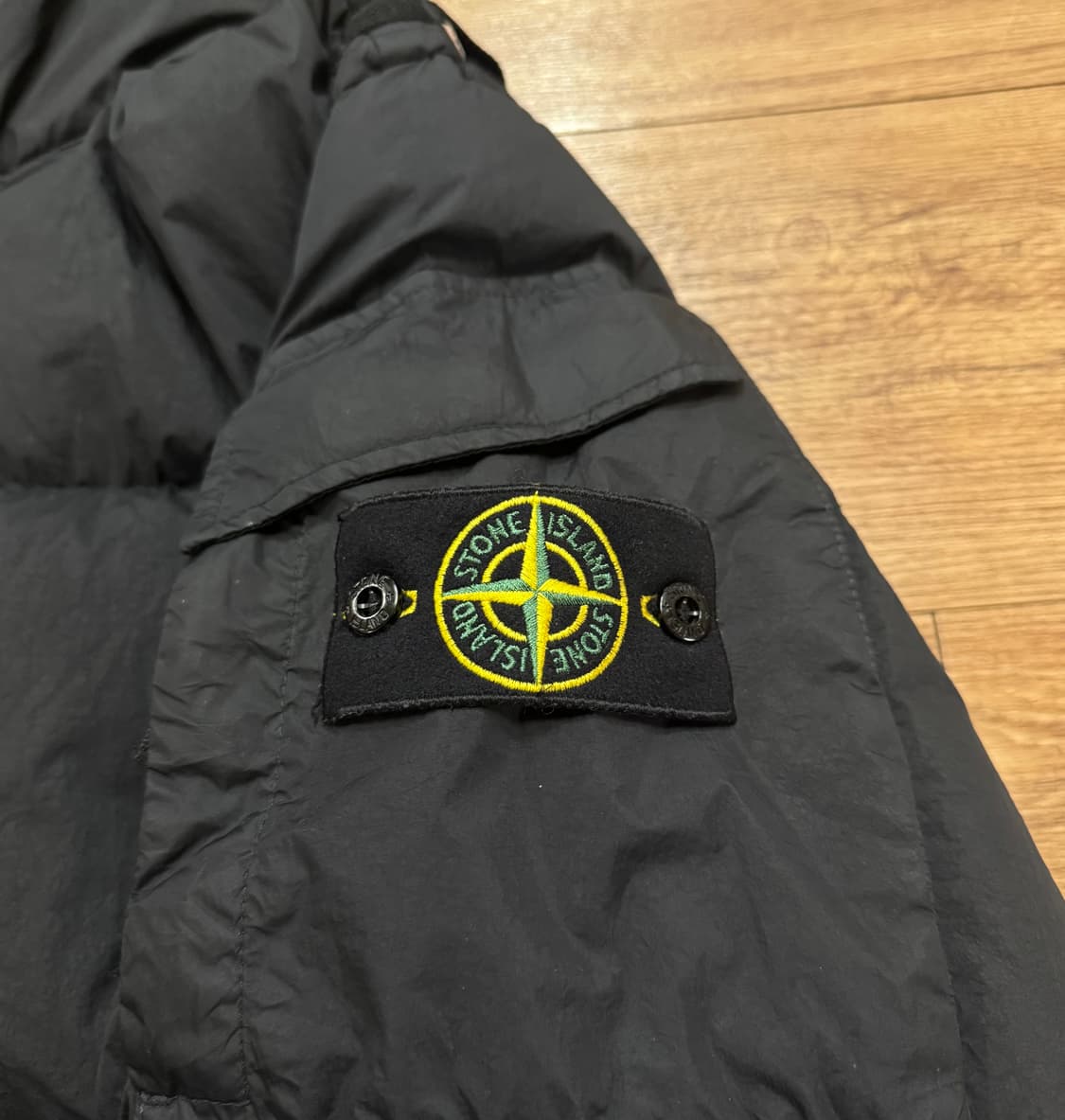 스톤아일랜드 22fw 크링클랩스 패딩 블랙 L 상품이미지5