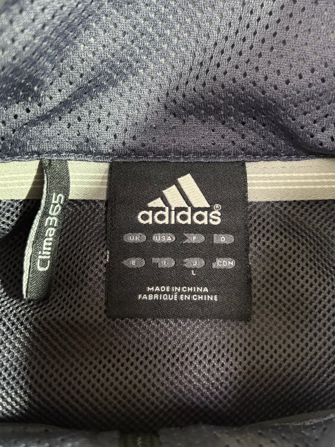 아디다스 블랙 스몰로고 디테일 바람막이  상품이미지8