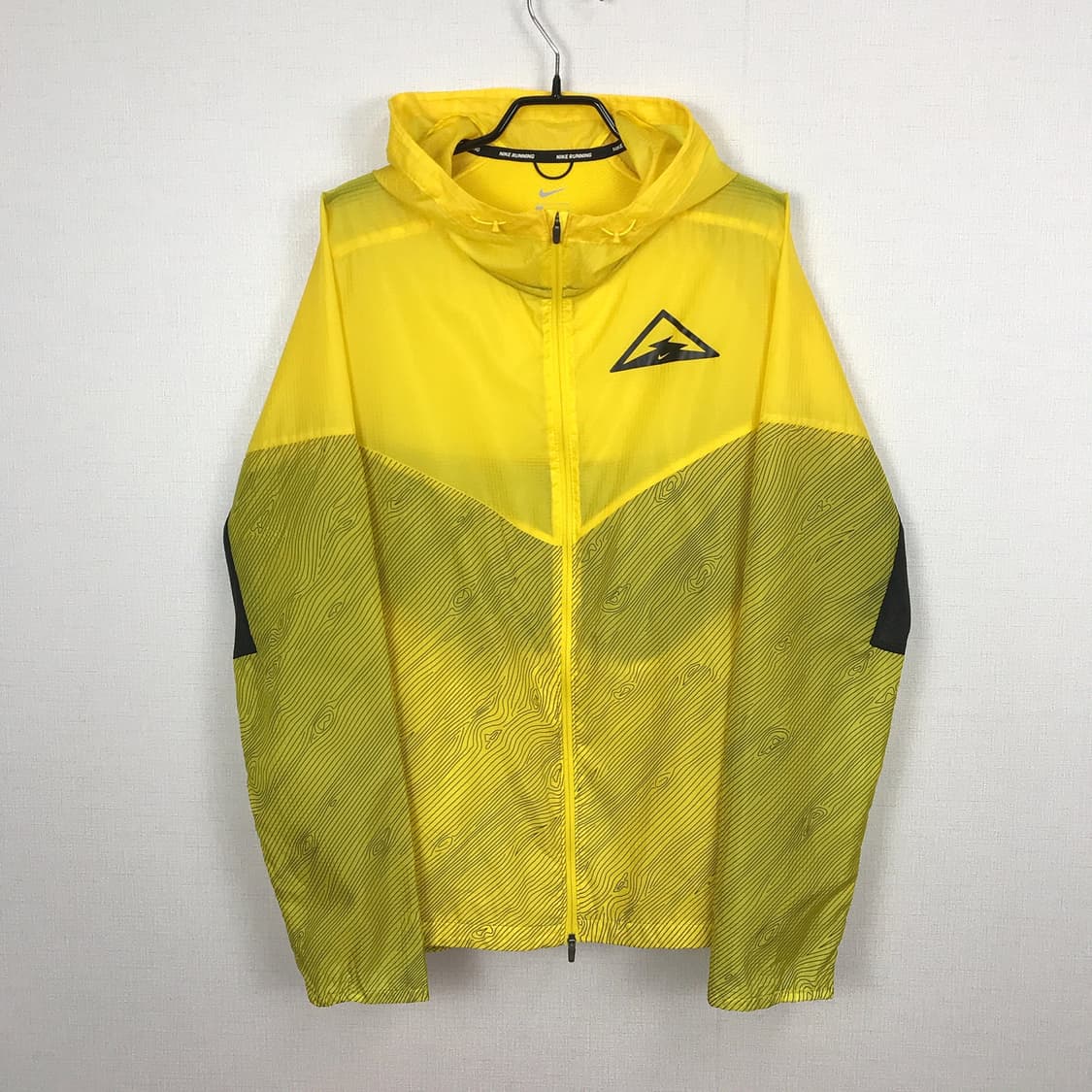 나이키 NIKE 런닝 트레일 경량 바람막이 남성L (100) 상품이미지1