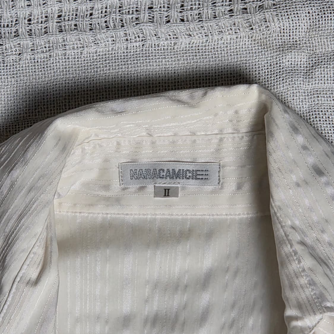 [Naracamic] 나라카미체 음각 프릴 오픈 블라우스 상품이미지3