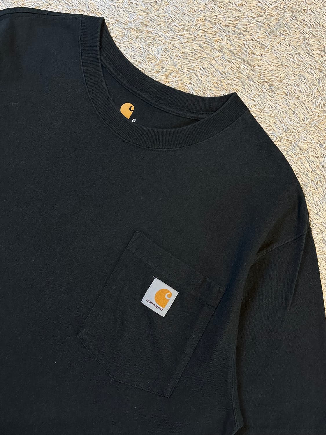칼하트 CARHARTT 오리지널핏 포켓 반팔 티셔츠 블랙 상품이미지2