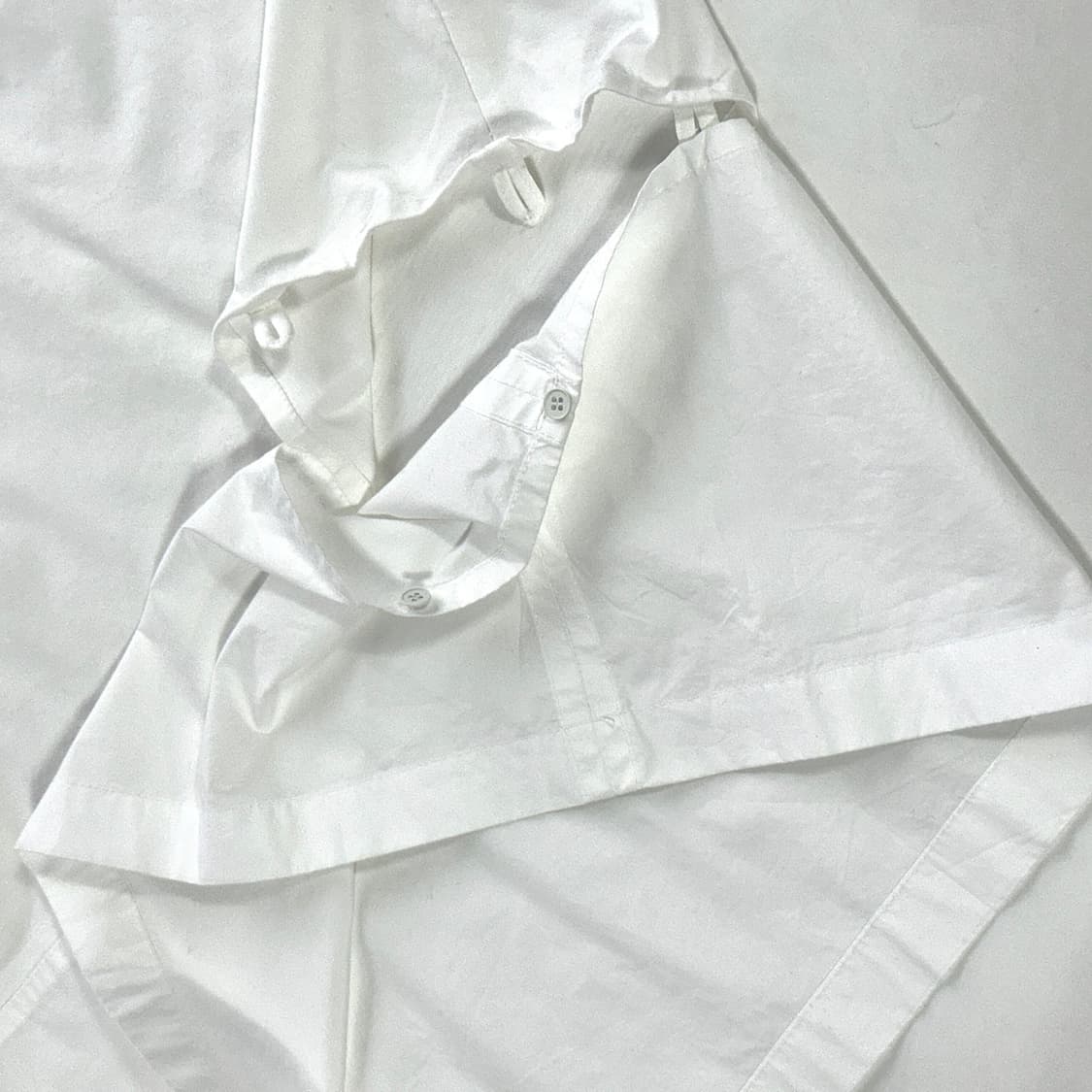 네헤라 컷아웃 반팔 티셔츠 상품이미지4