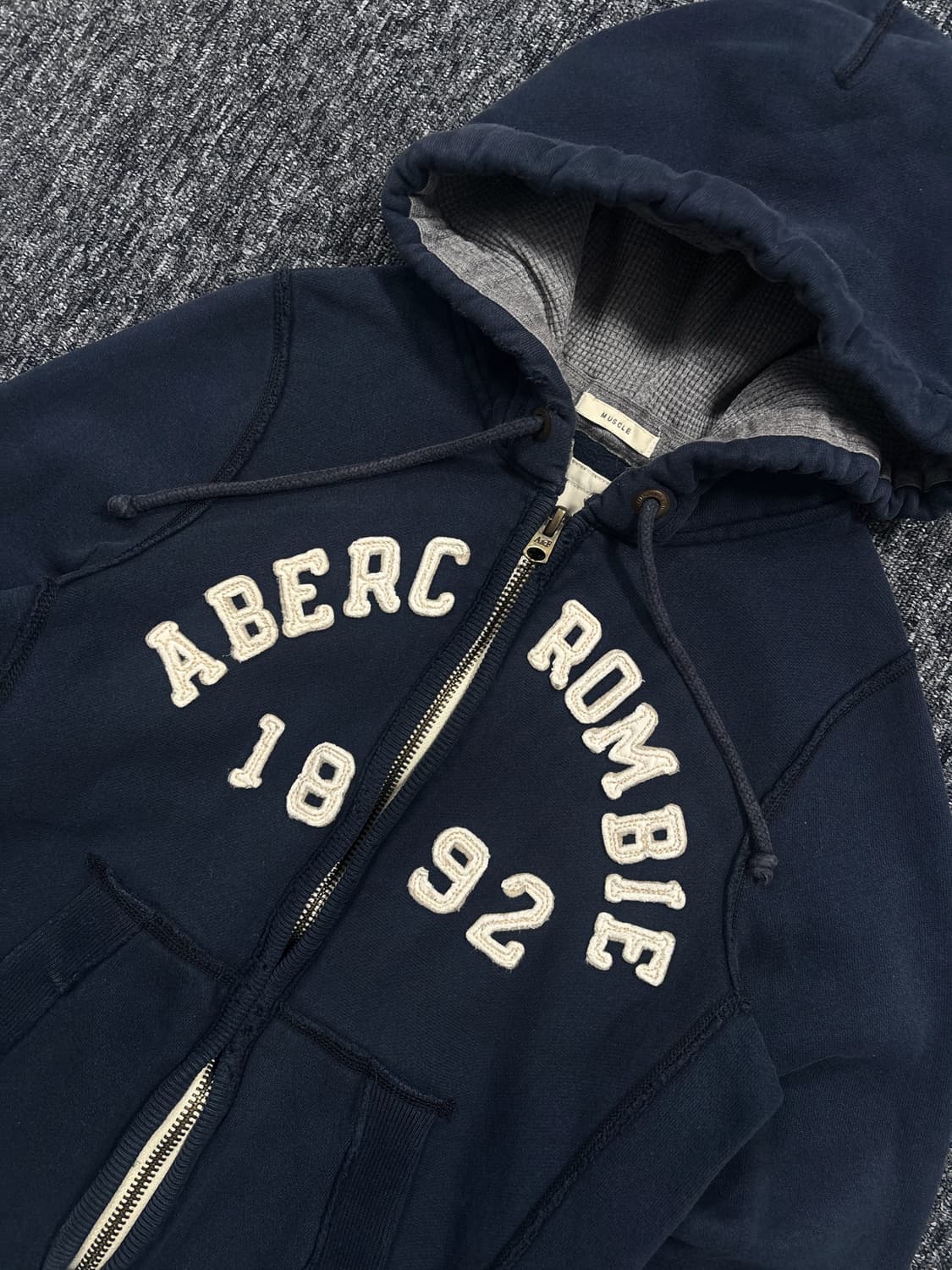 아베크롬비 스펠로고 네이비 후드집업 상품이미지5