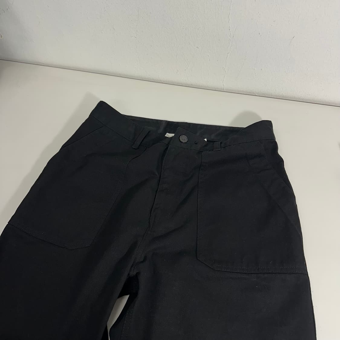 32 유니폼브릿지 블랙 레귤러핏 퍼티그팬츠 상품이미지1