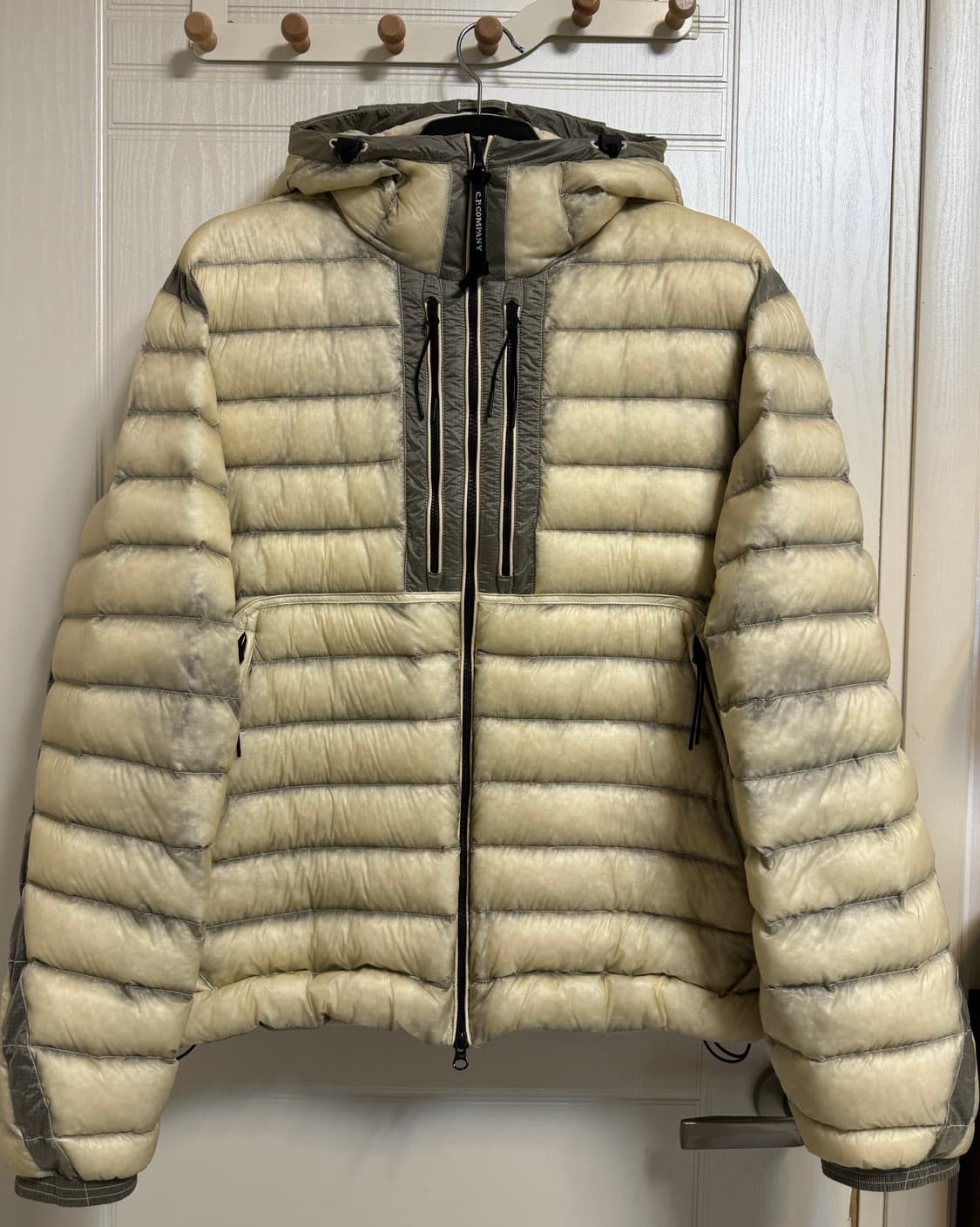 [XL] 25FW CP컴퍼니 DD쉘 고글 경량패딩 피스타치오 판매 상품이미지1