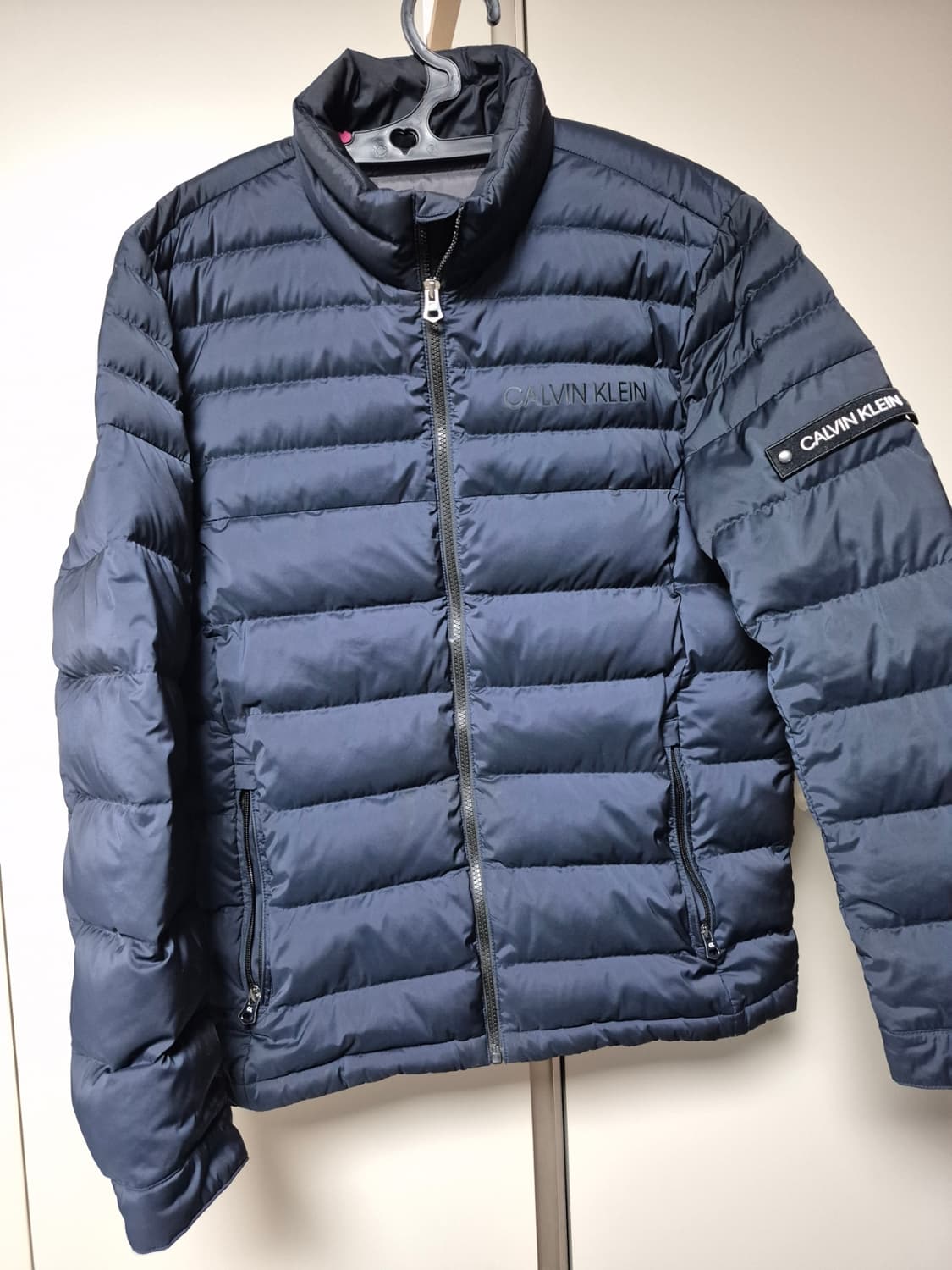 CK(캘빈클라인) 정품 오리털 경량 패딩 100사이즈 판매합니다 상품이미지1