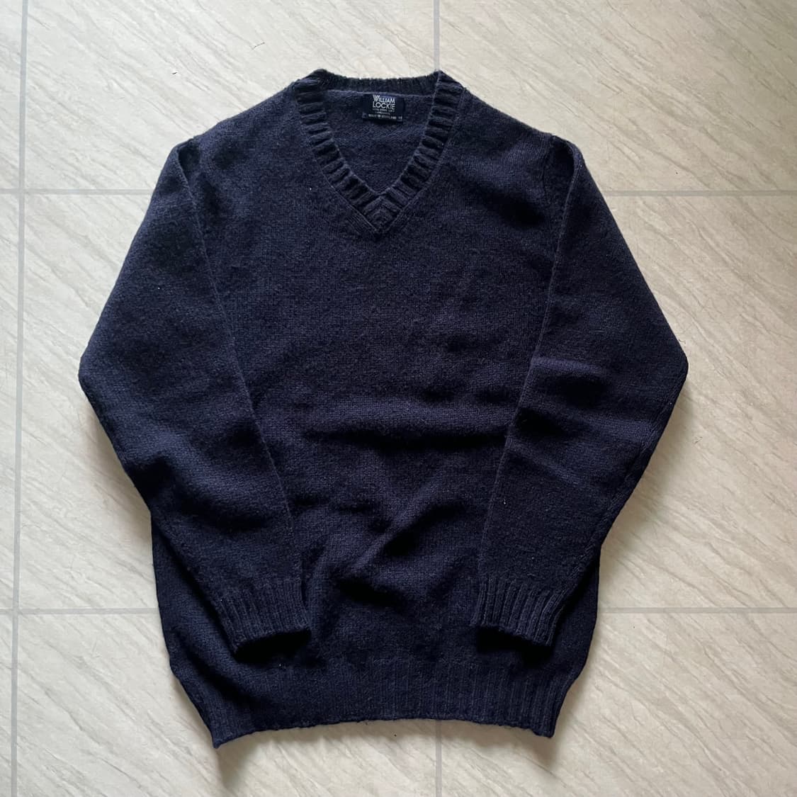 [40] 윌리엄로키 Aryan 브이넥 니트 네이비 상품이미지2