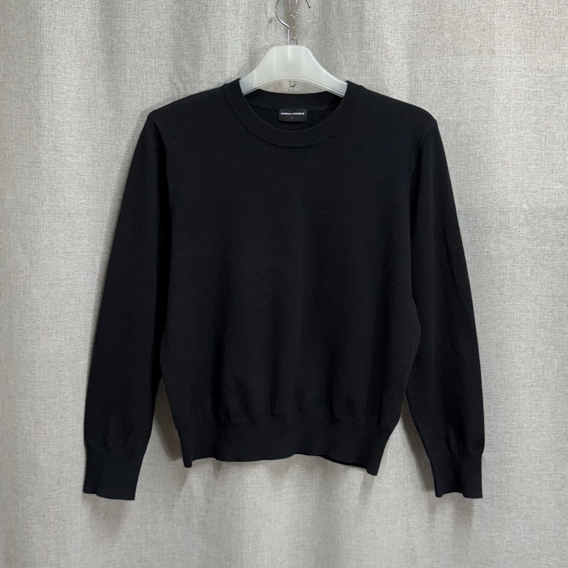 [L] 무신사 스탠다드 라운드 블랙 니트 상품이미지1