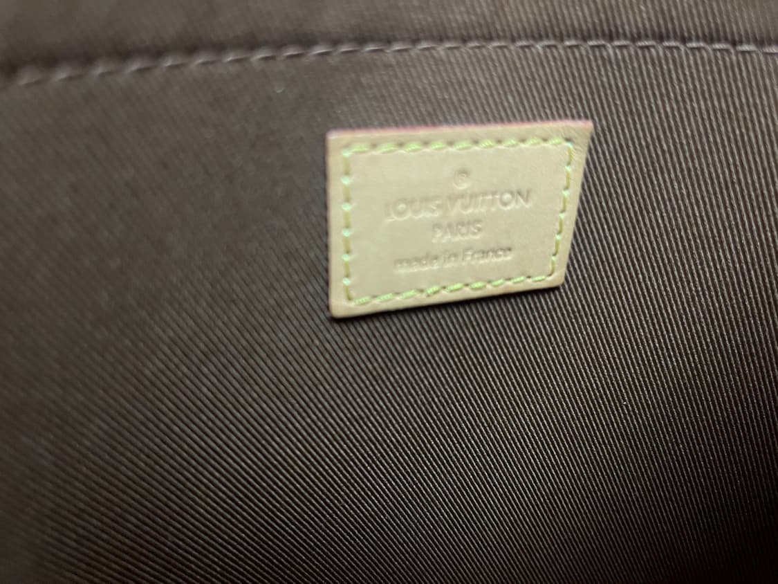 루이비통 에튀보야주 gm 클러치 (제일 큰 사이즈) 상품이미지4