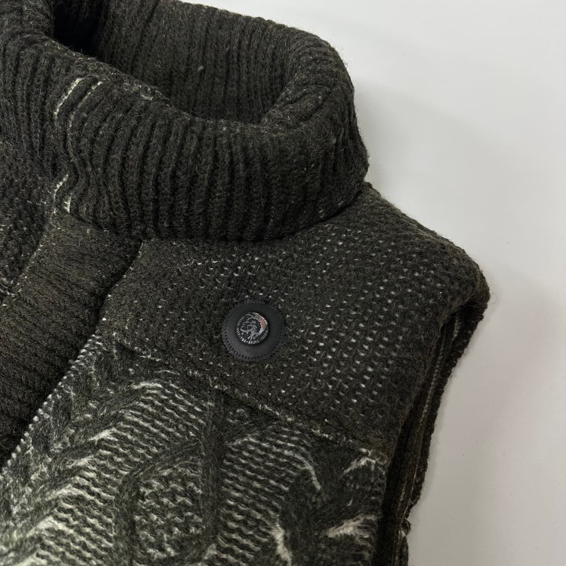 디젤 그라데이션 니트 구스 다운 패딩 조끼 상품이미지3