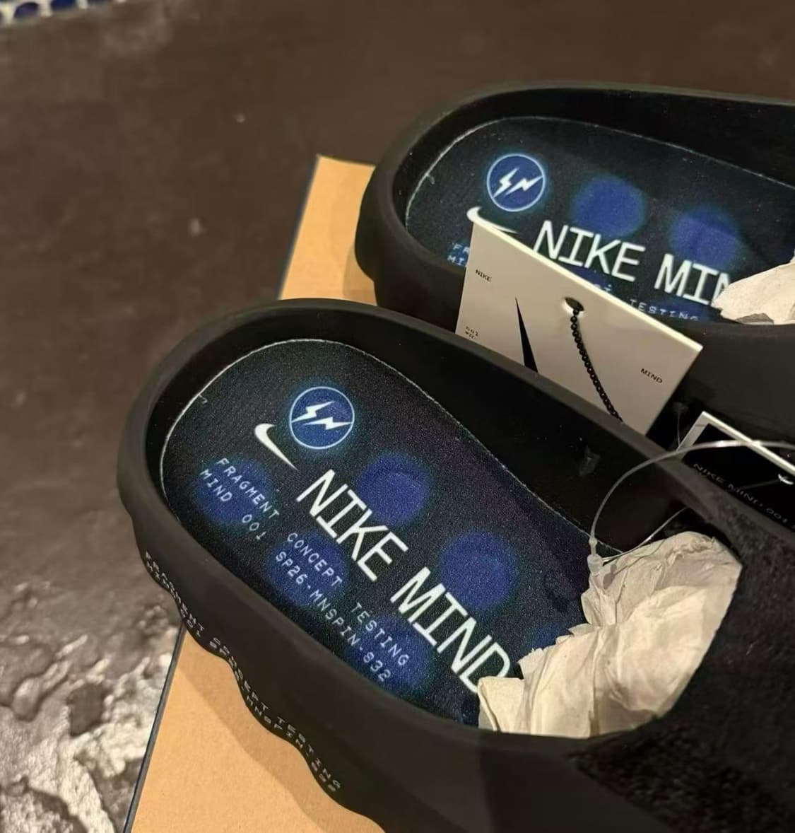 나이키 x 프라그먼트 마인드 001 블랙 270MM
 상품이미지5