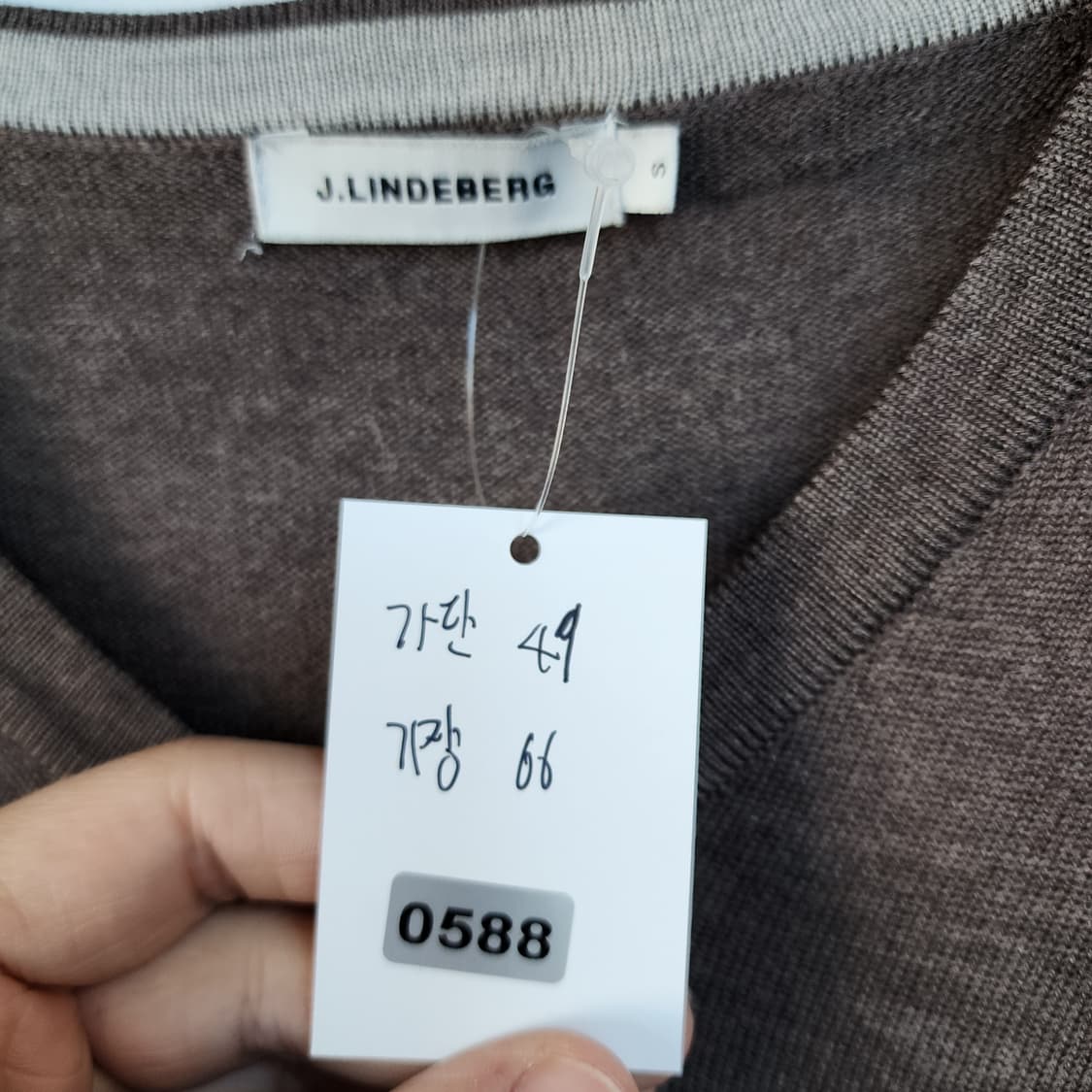 제이린드버그 브이넥 니트 브라운 상품이미지6