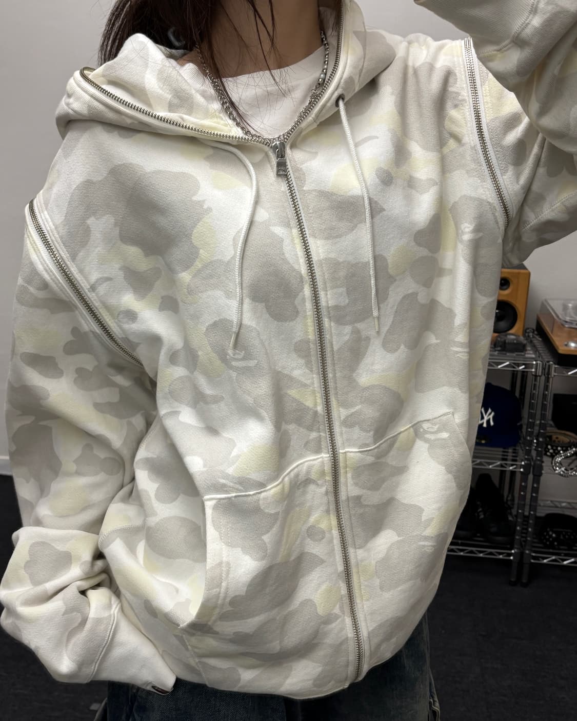 베이프 글로우 인 더 다크 화이트 카모 후드집업 상품이미지3