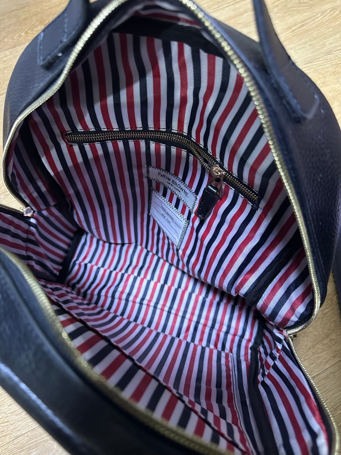 톰브라운 블랙 가죽 백팩 상품이미지4