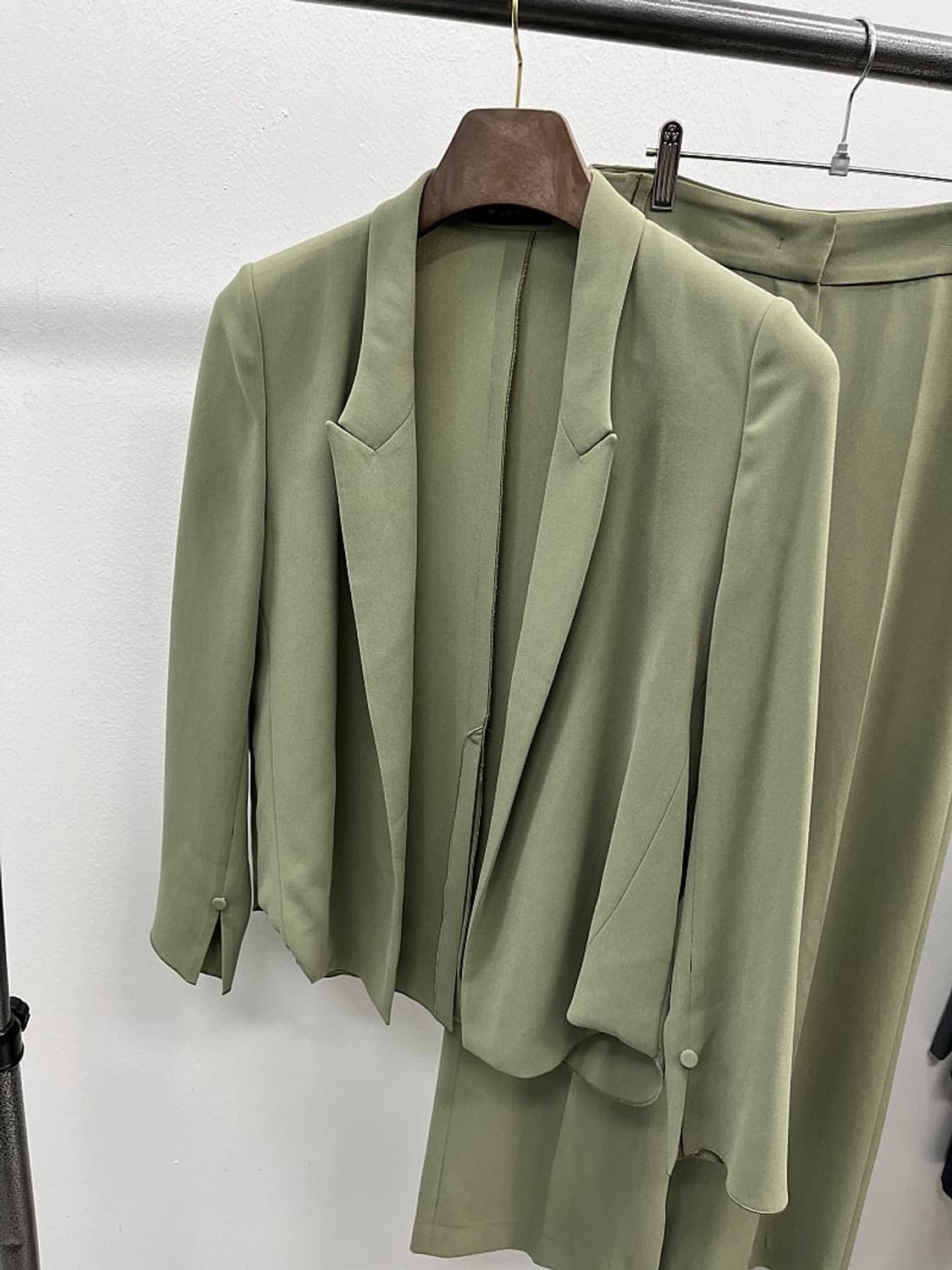 여) 미샤 아세테이드 카키 셋업  상품이미지3