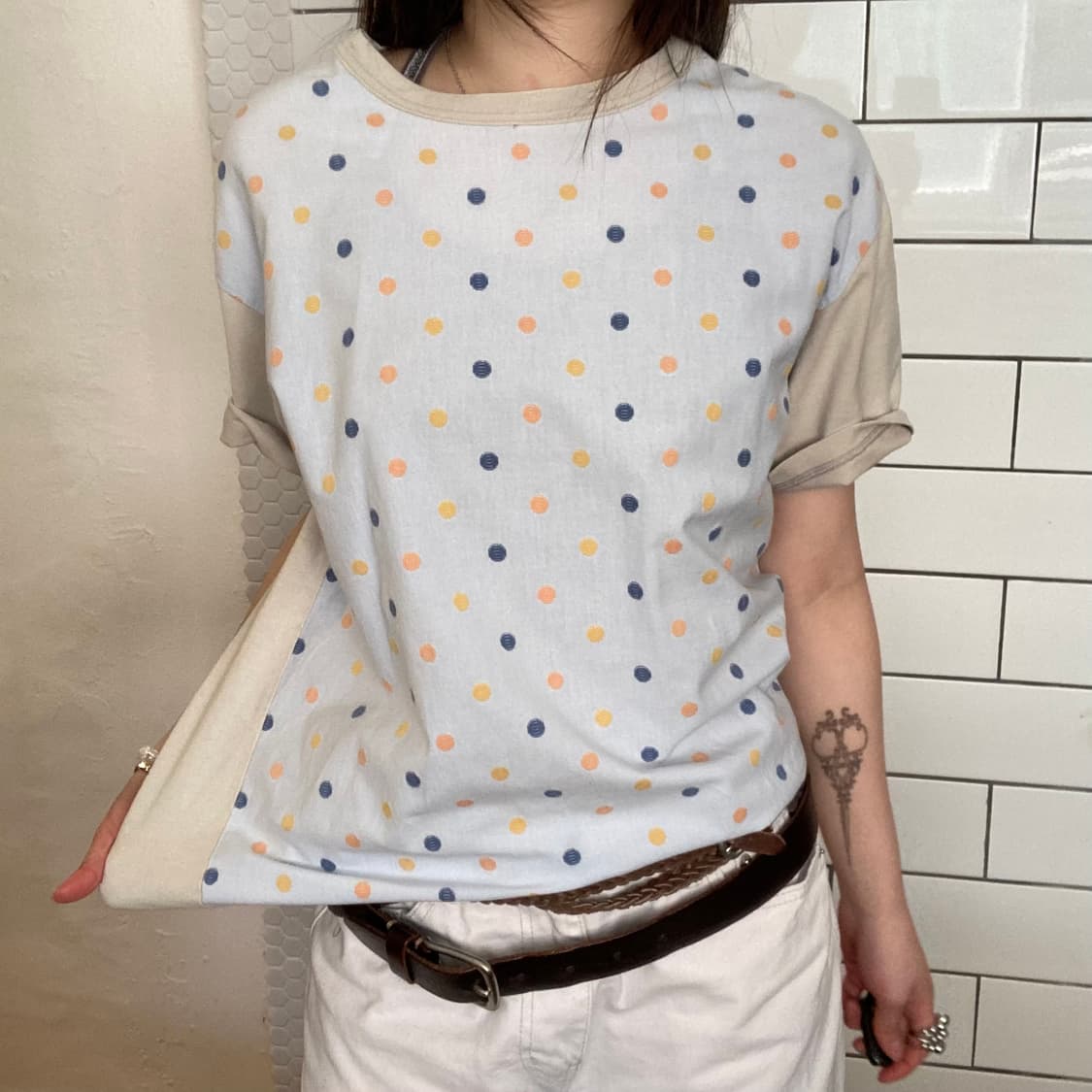 쉽스 그래픽 도트 프린팅 반팔 티셔츠 상품이미지8