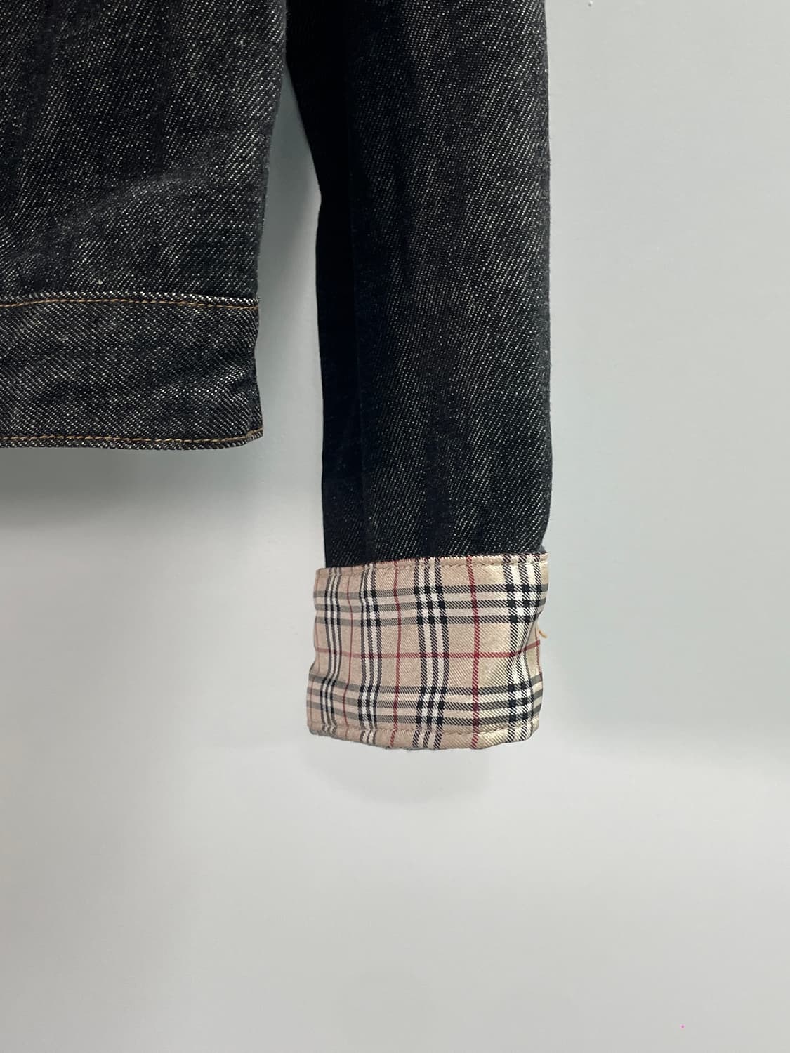 버버리 우먼스 노바체크 흑청 데님 자켓 (on.474) 상품이미지4