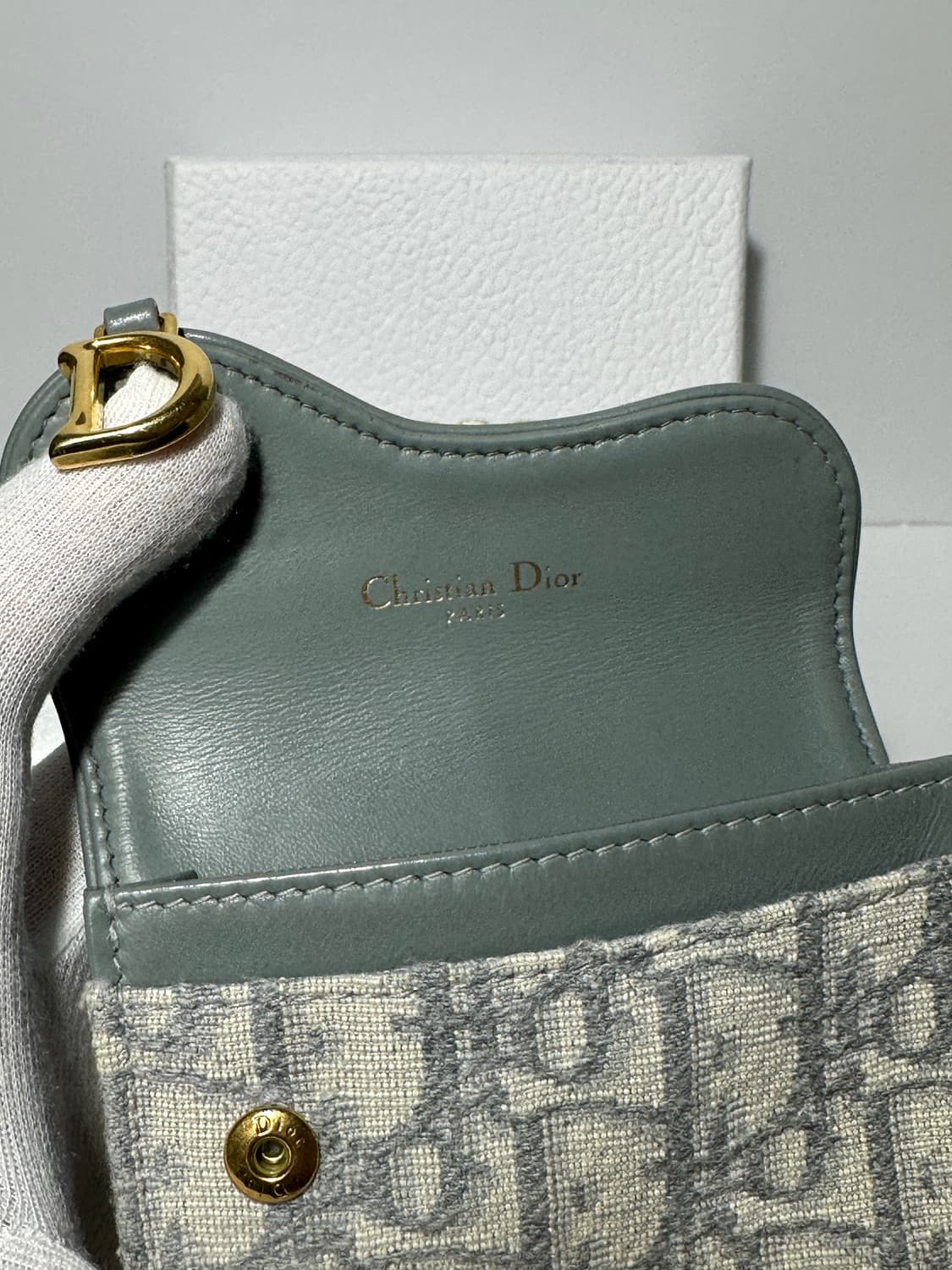 [A+/풀구성] 디올 오블리크 새들 플랩 카드지갑 그레이 상품이미지4