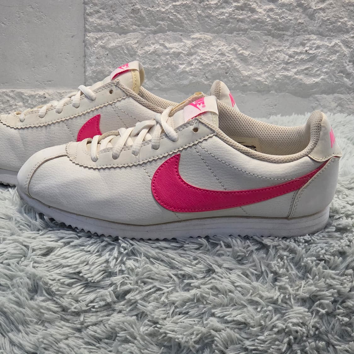 6q-28:나이키 코르테즈 핑크 스우시 화이트 러닝 스니커즈(23.5cm 상품이미지2