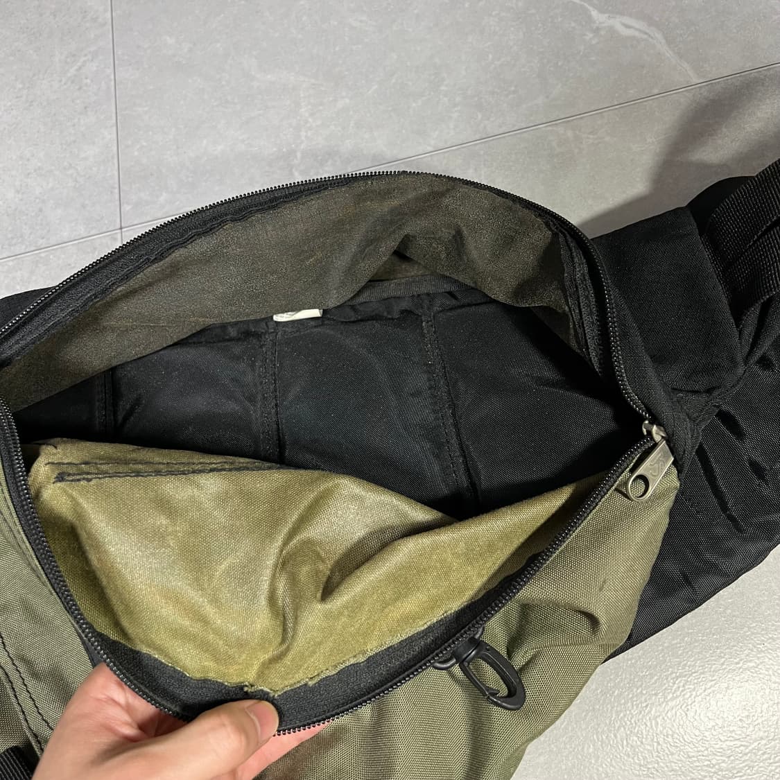 잔스포츠 Y2K 빈티지 카키 슬링백 상품이미지5