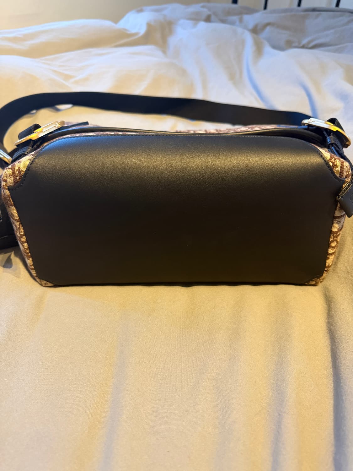 [거의새것]디올 제트 플랩 메신저 백 M 상품이미지4