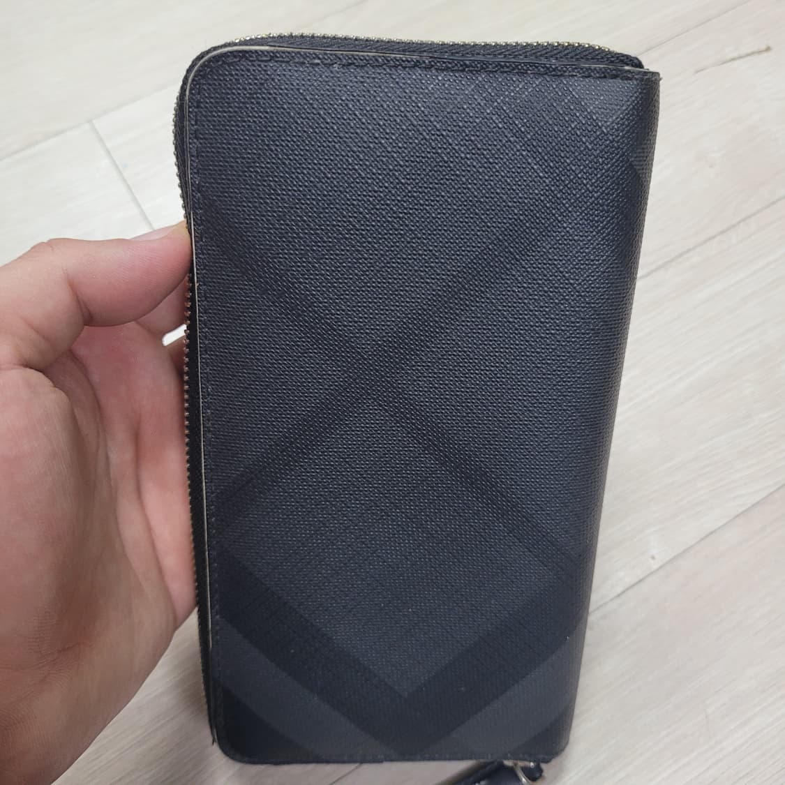 정품 버버리 여성 지퍼 장지갑 상품이미지3