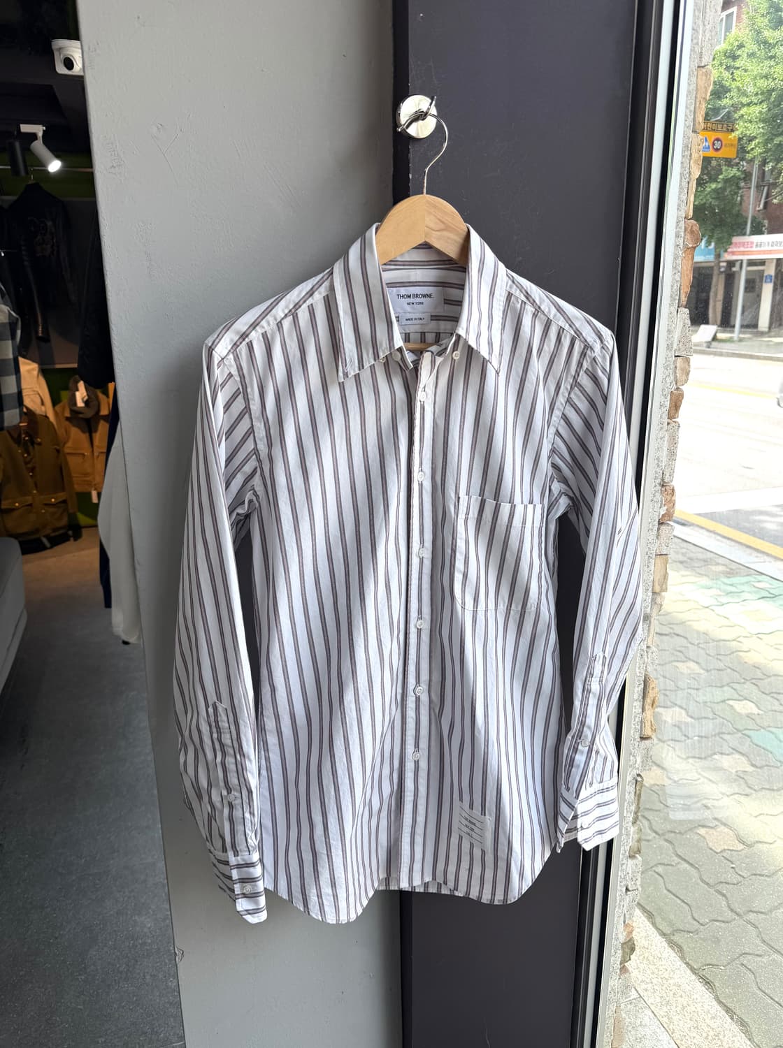 2/ 톰브라운 신형 스트라이프 셔츠 상품이미지3