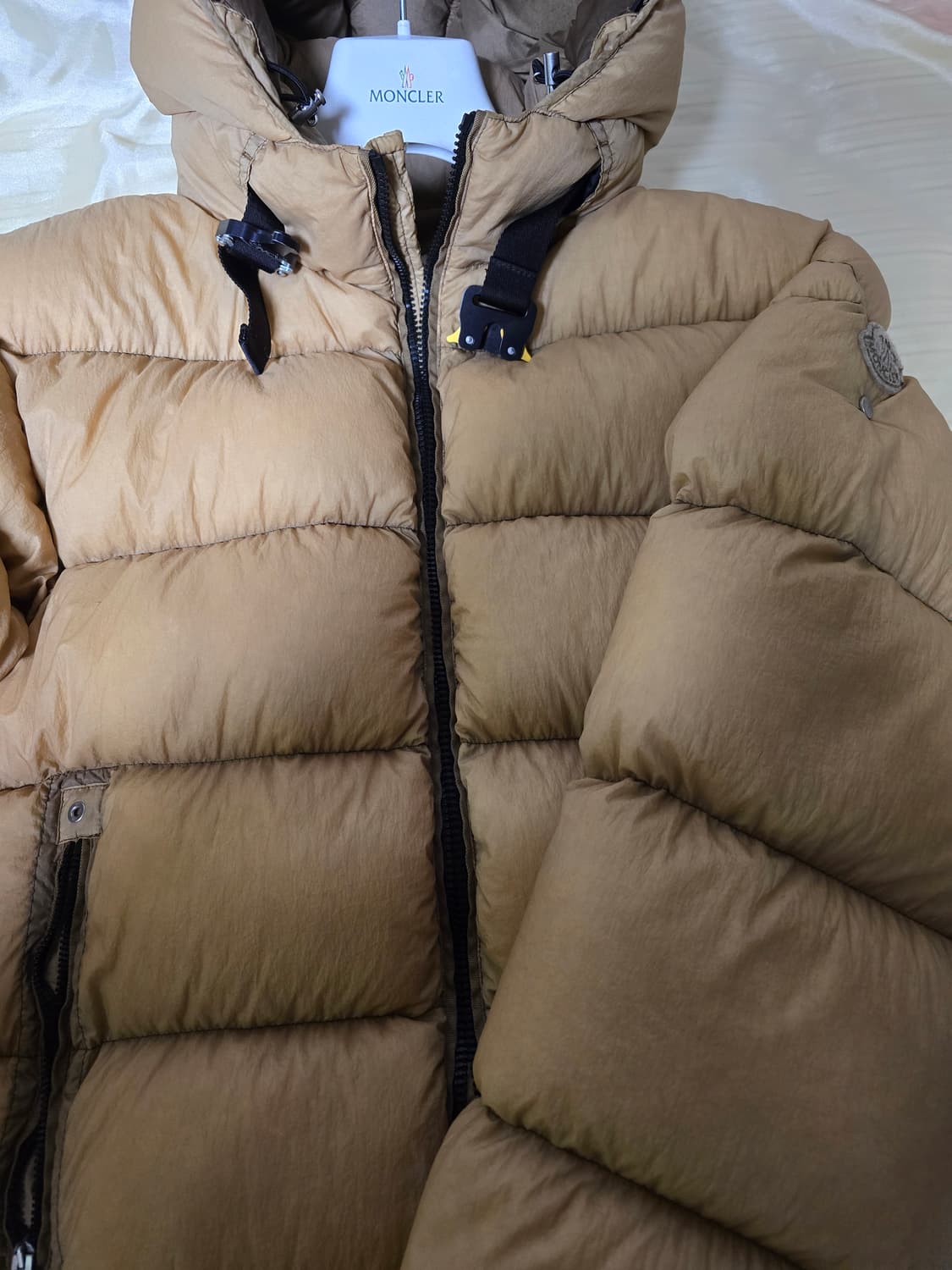 [2] 몽클레어 알릭스 알몬드 샌드 상품이미지5