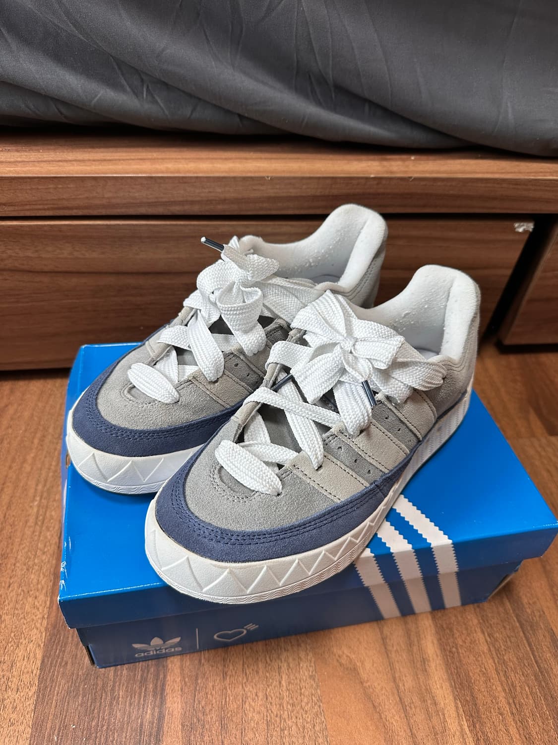 260) 아디다스 x 휴먼 메이드 아디매틱 그레이 상품이미지2