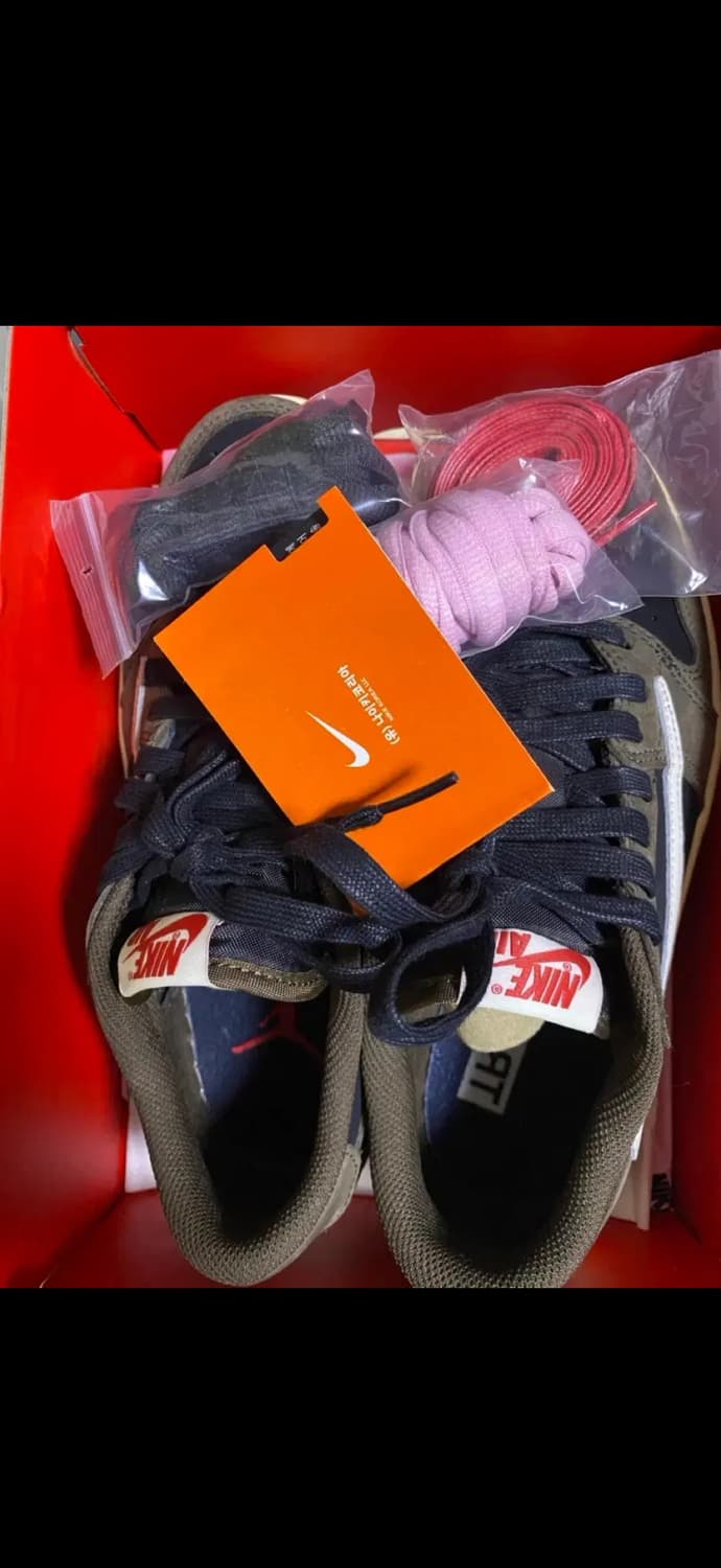 조던1X트래비스 스캇 레트로 로우og 모카 상품이미지1