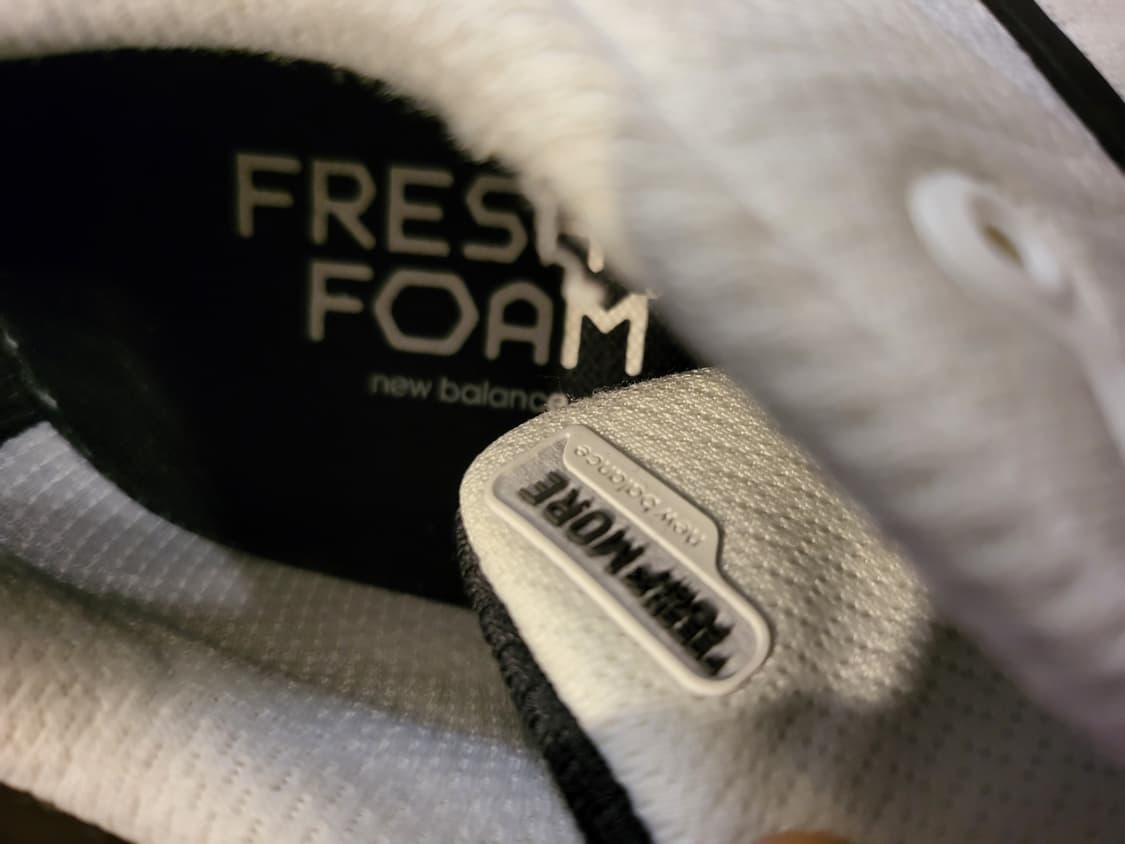 뉴발란스 프레쉬폼 흰색 운동화 270 상품이미지4