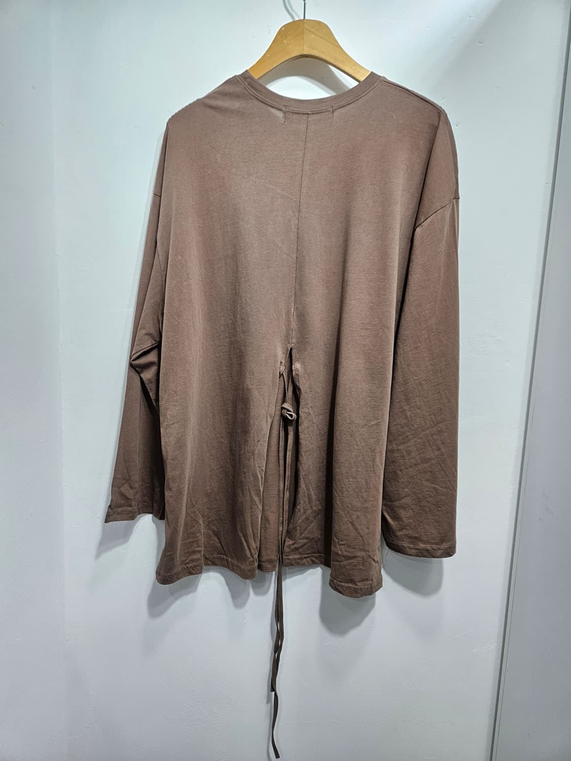 뒷트임 끈조절 긴팔 티셔츠 상품이미지6