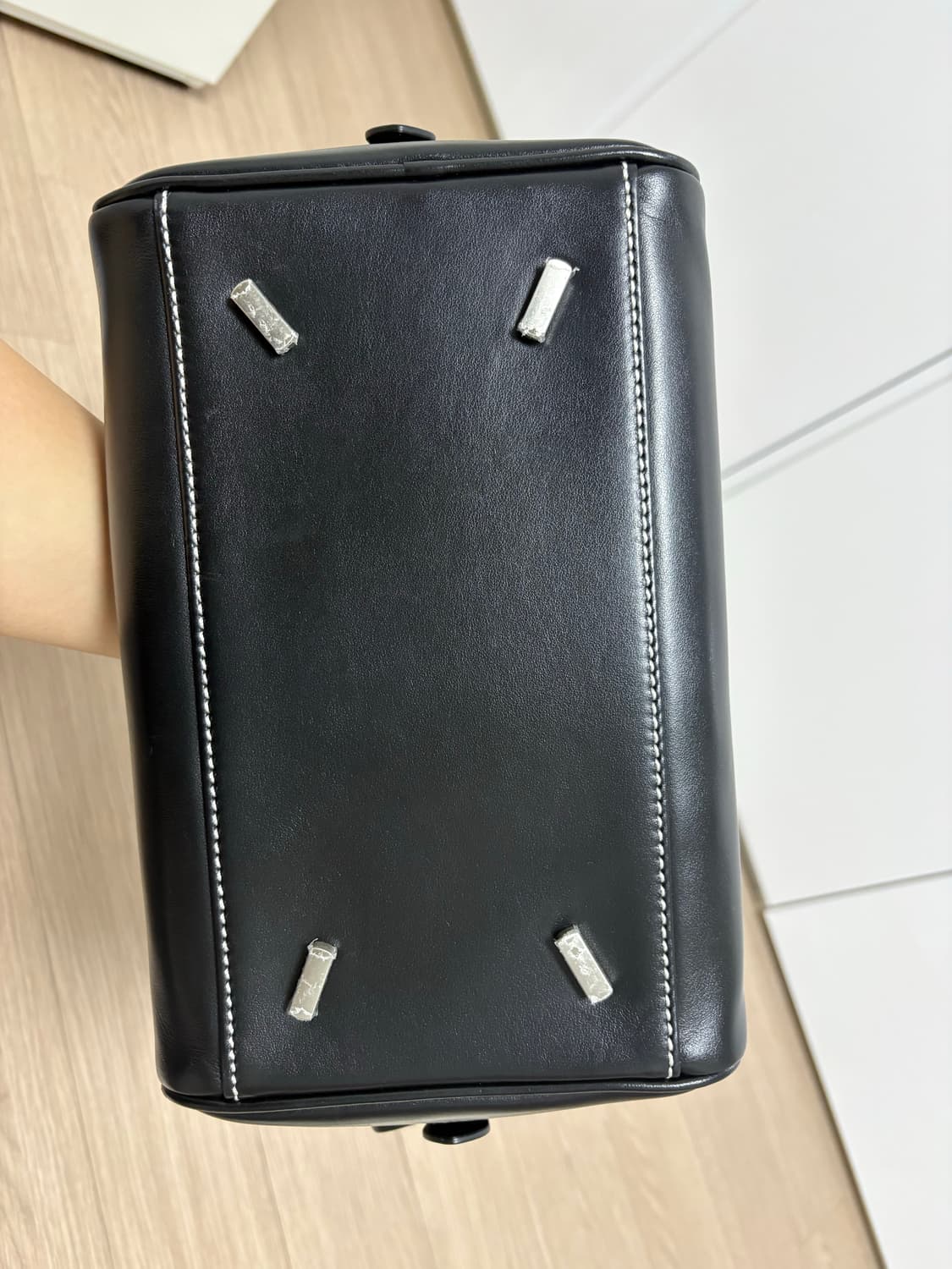 시에 브롯 스티치 미디엄 핸들백 상품이미지4